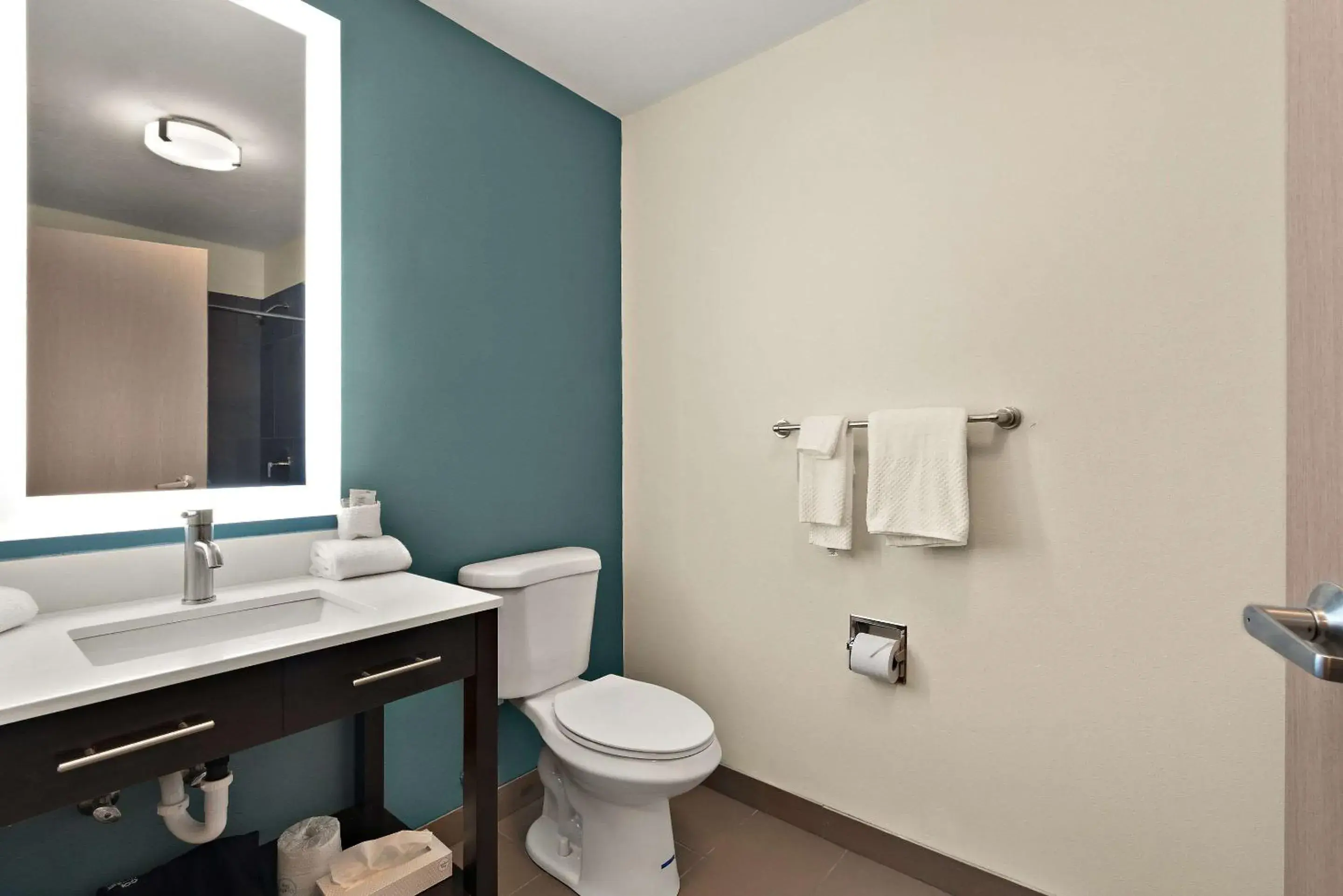 Bathroom in Super 8 by Wyndham Kelso Longview Area