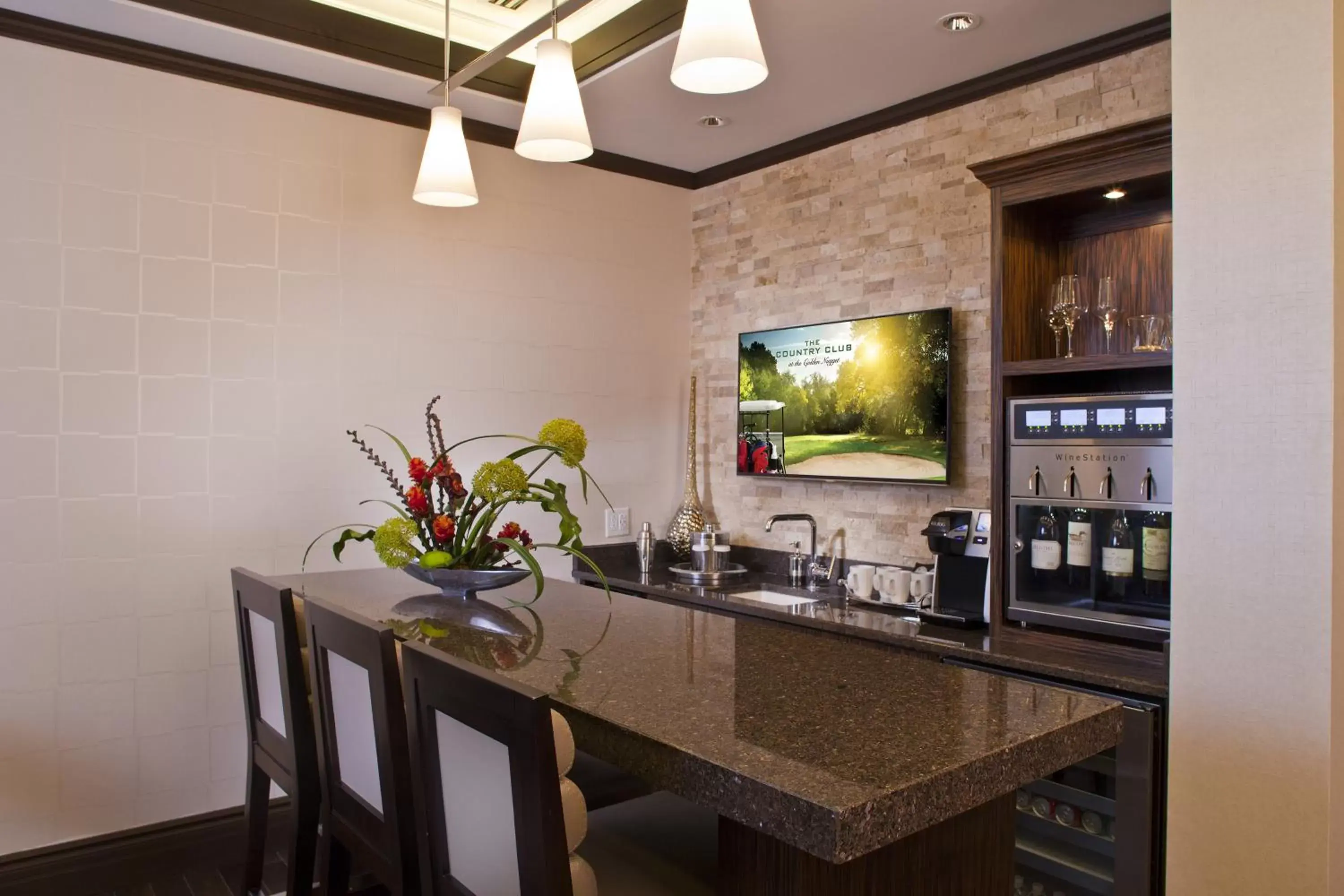 Dining area, Kitchen/Kitchenette in Golden Nugget Lake Charles