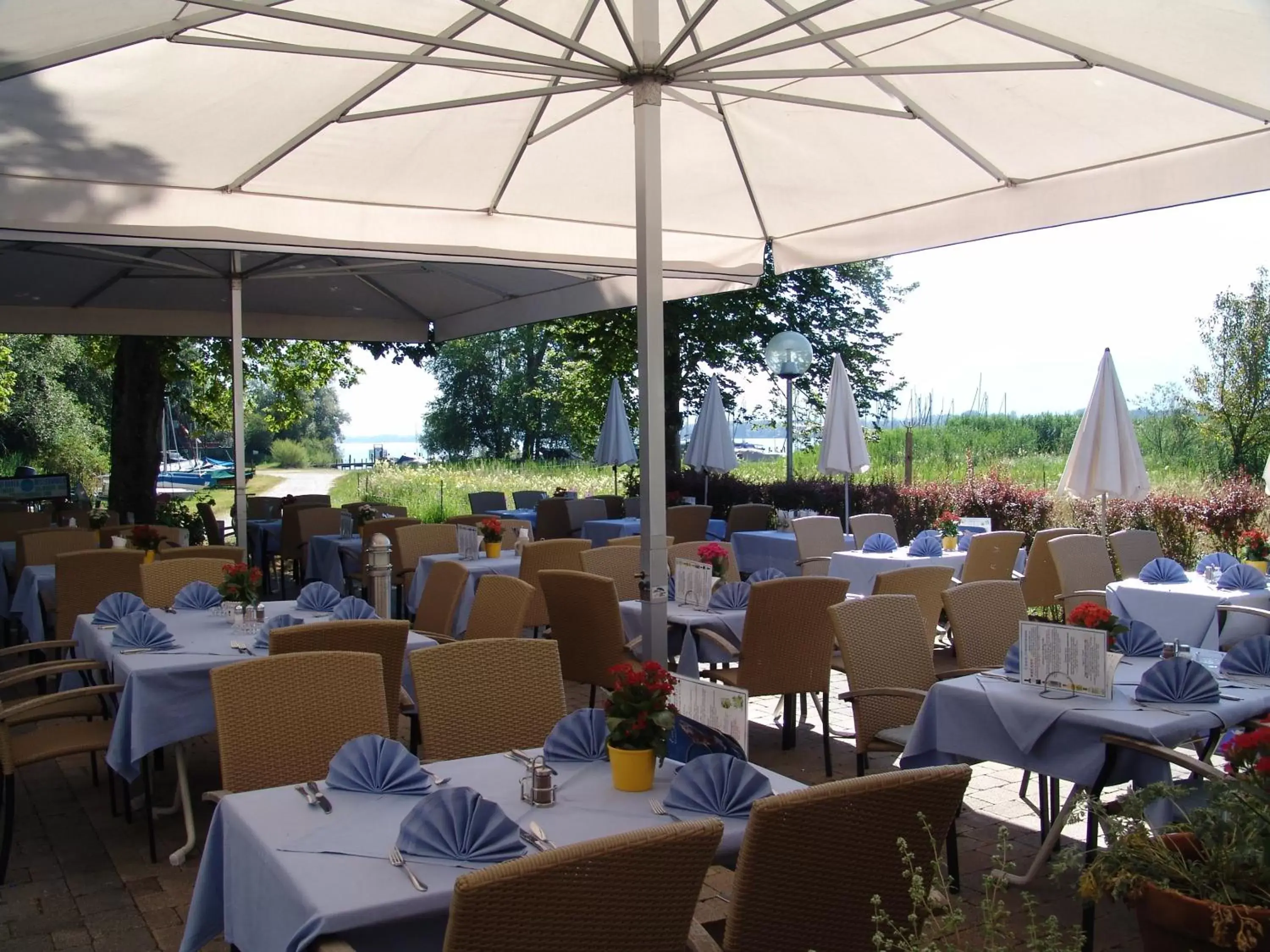 Restaurant/Places to Eat in Zum Fischer am See ***S