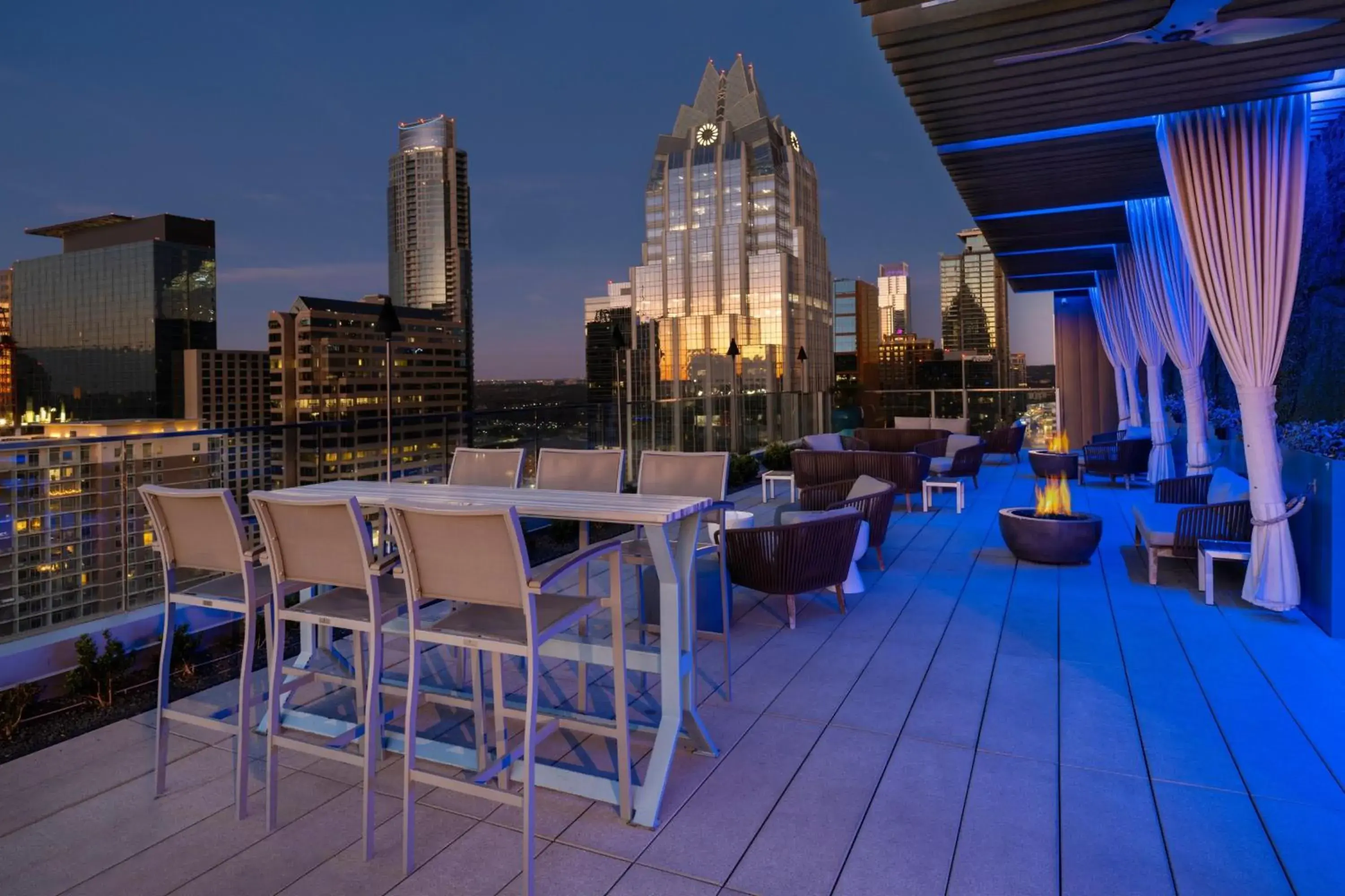 Restaurant/places to eat in The Westin Austin Downtown