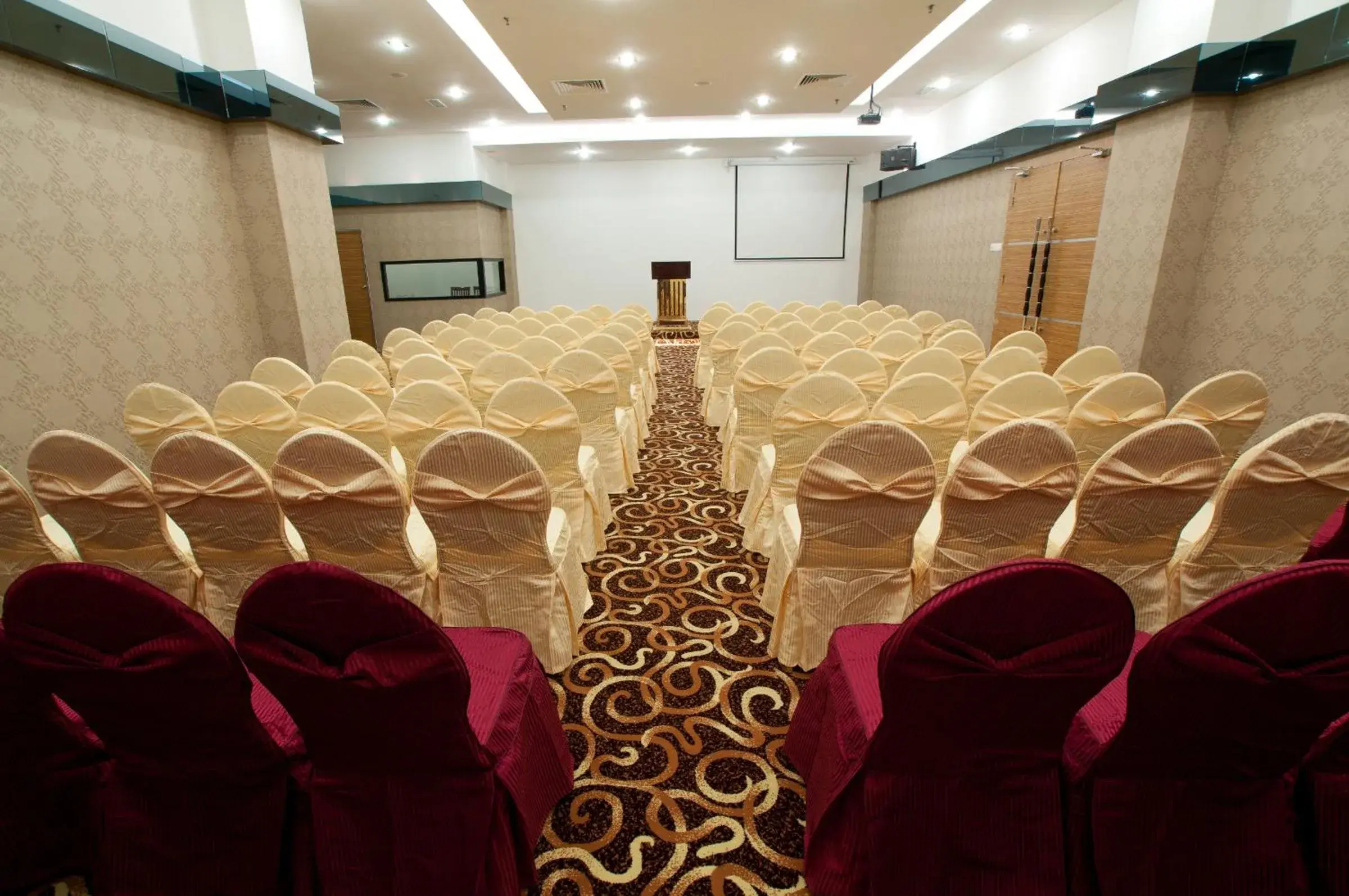 Banquet/Function facilities in Pariss Hotel