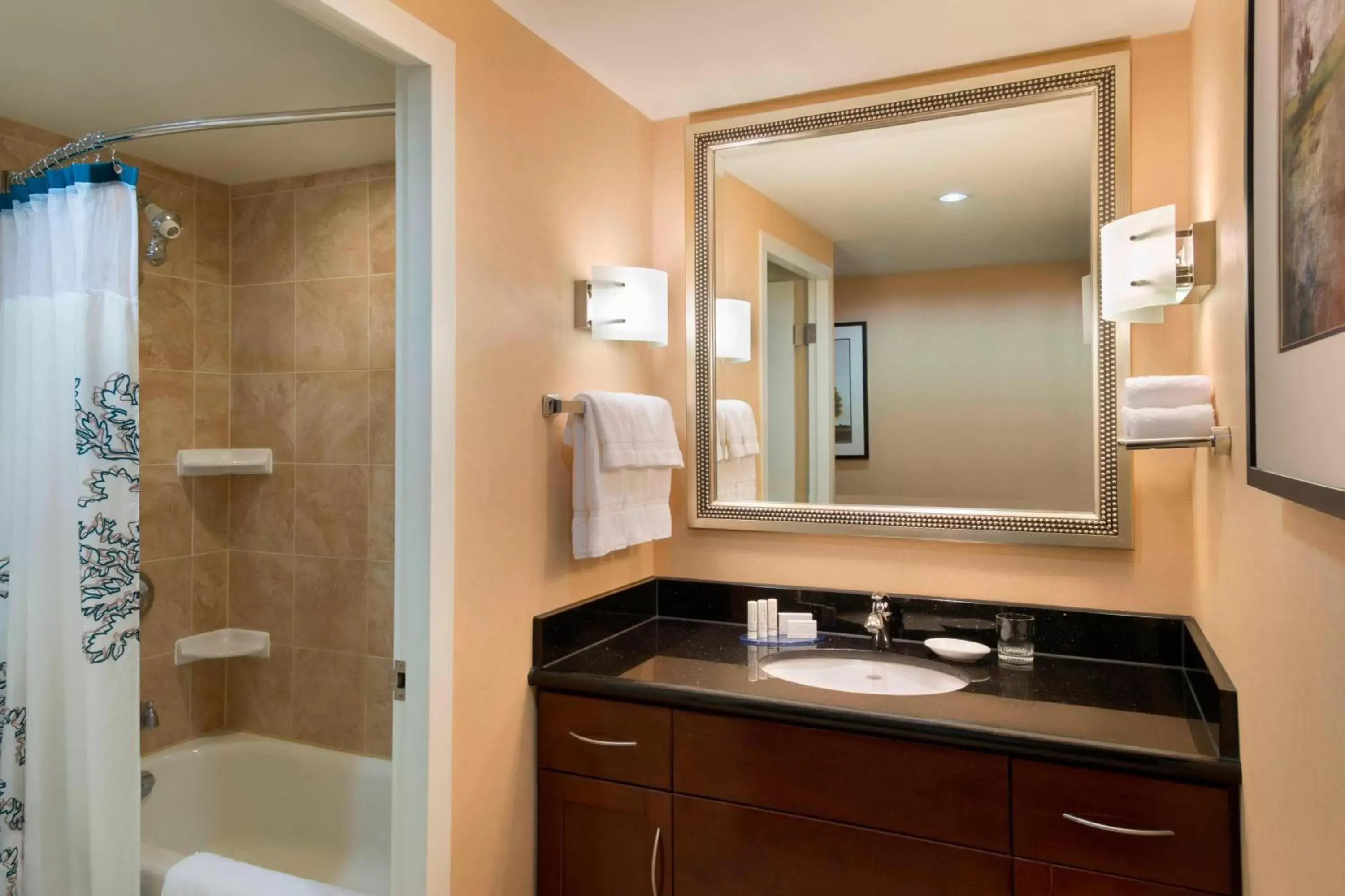 Bathroom in Residence Inn by Marriott Toronto Downtown / Entertainment District