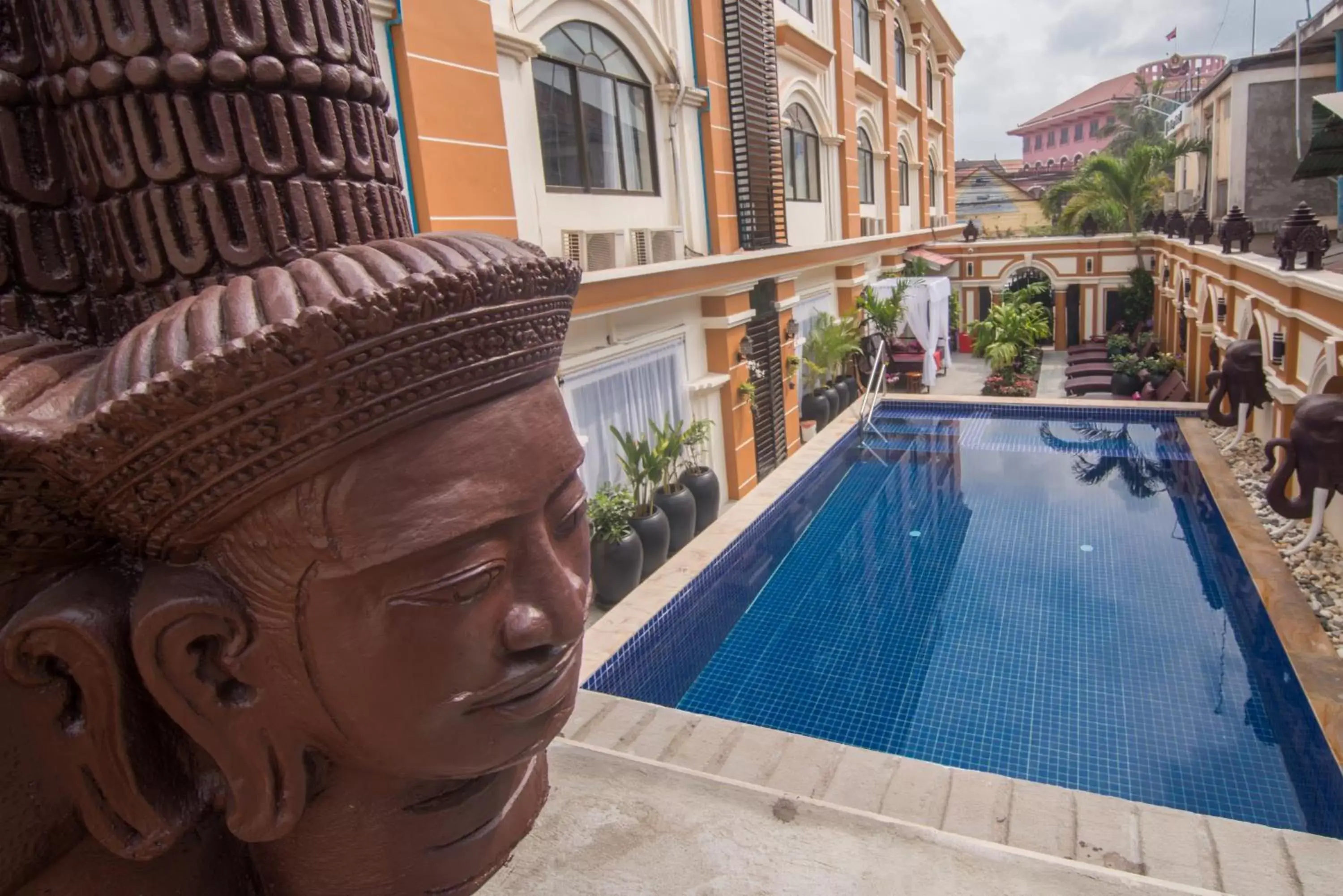 Swimming Pool in Reaksmey Chanreas Hotel