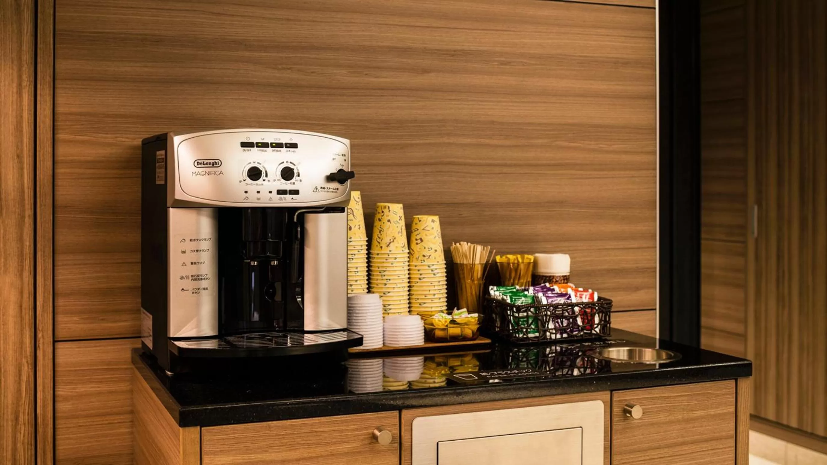 Coffee/tea facilities in JR-East Hotel Mets Urawa