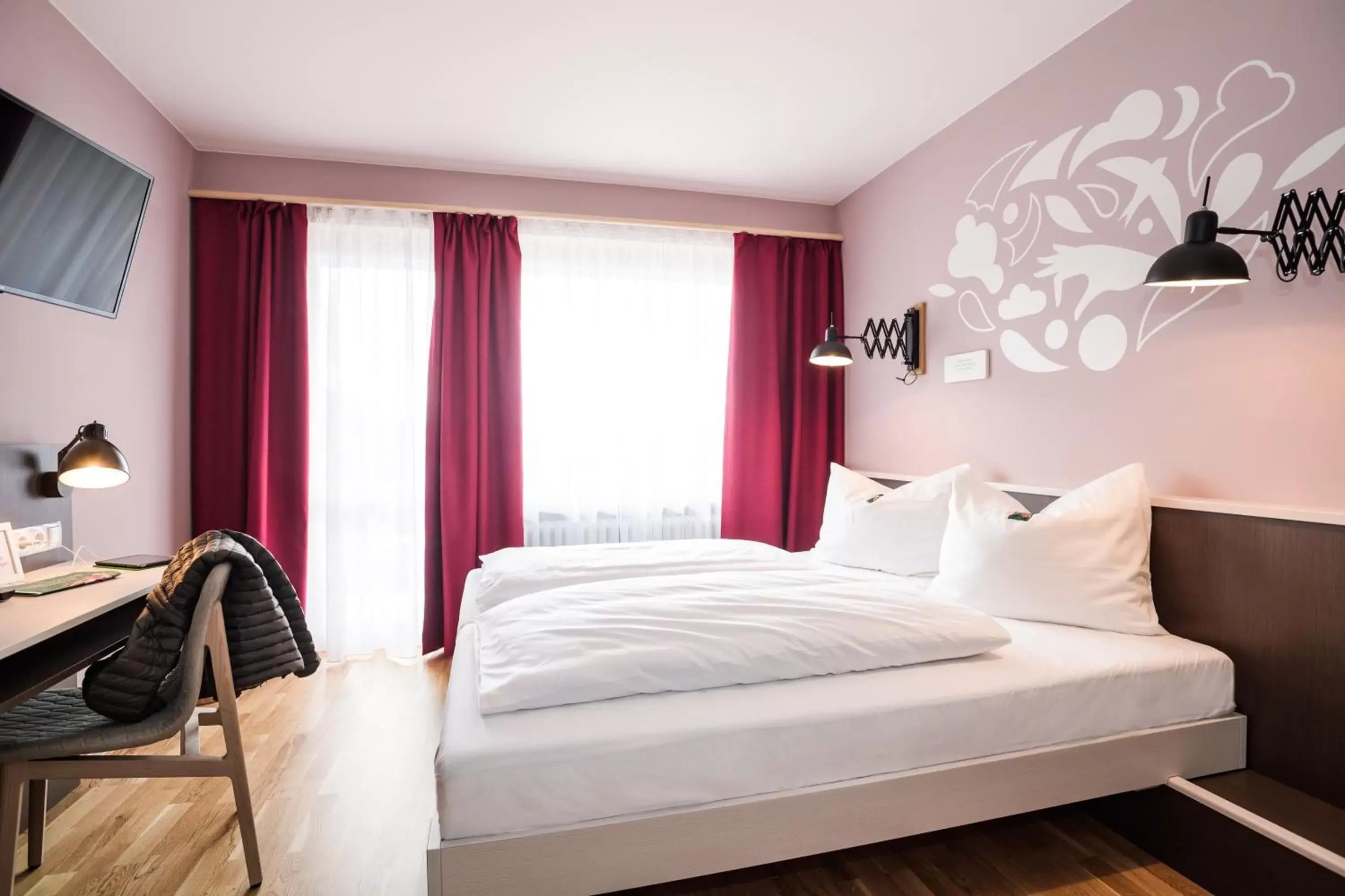 Photo of the whole room, Bed in JUFA Hotel Königswinter/Bonn