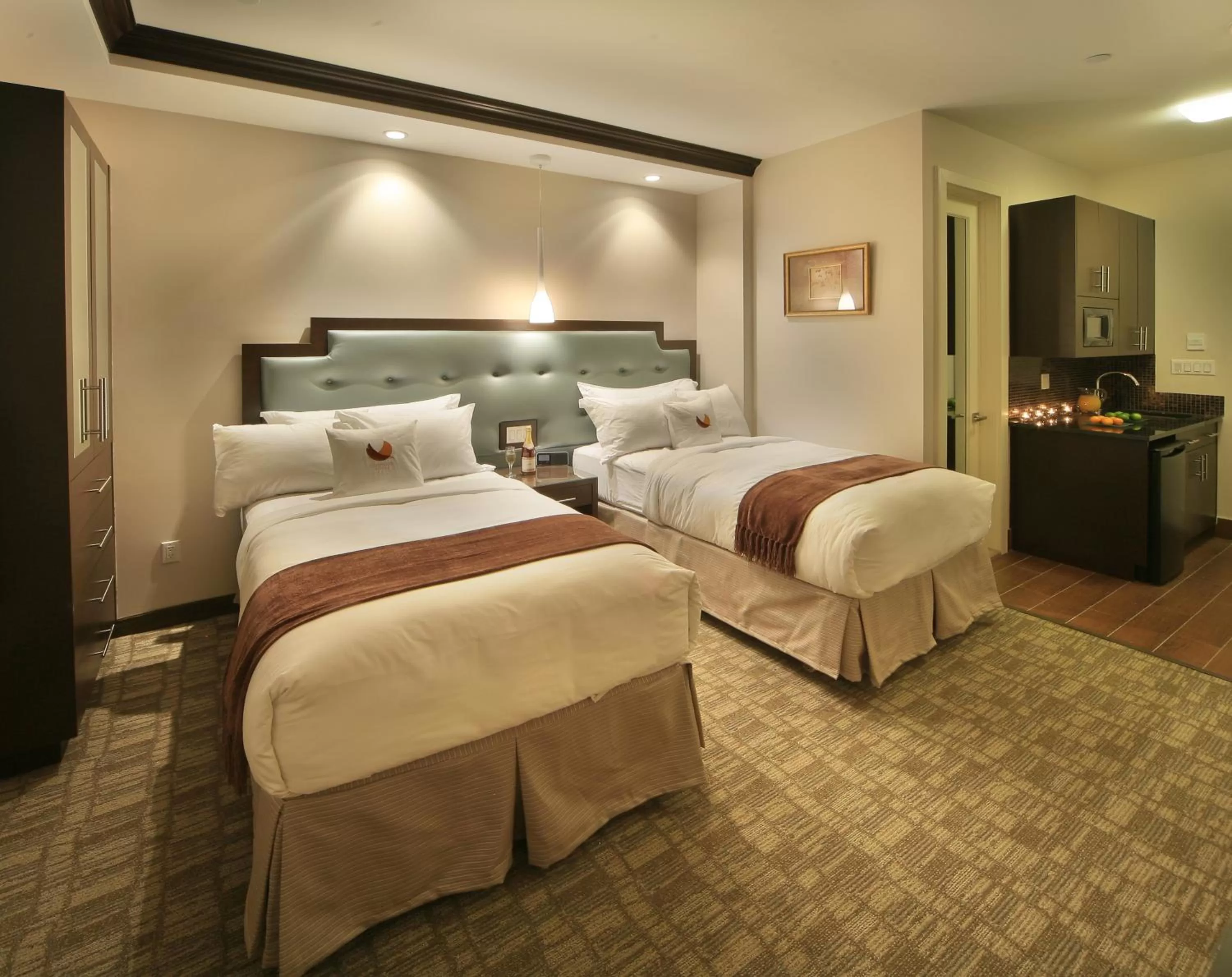 Bedroom, Bed in Aura Hotel Brooklyn