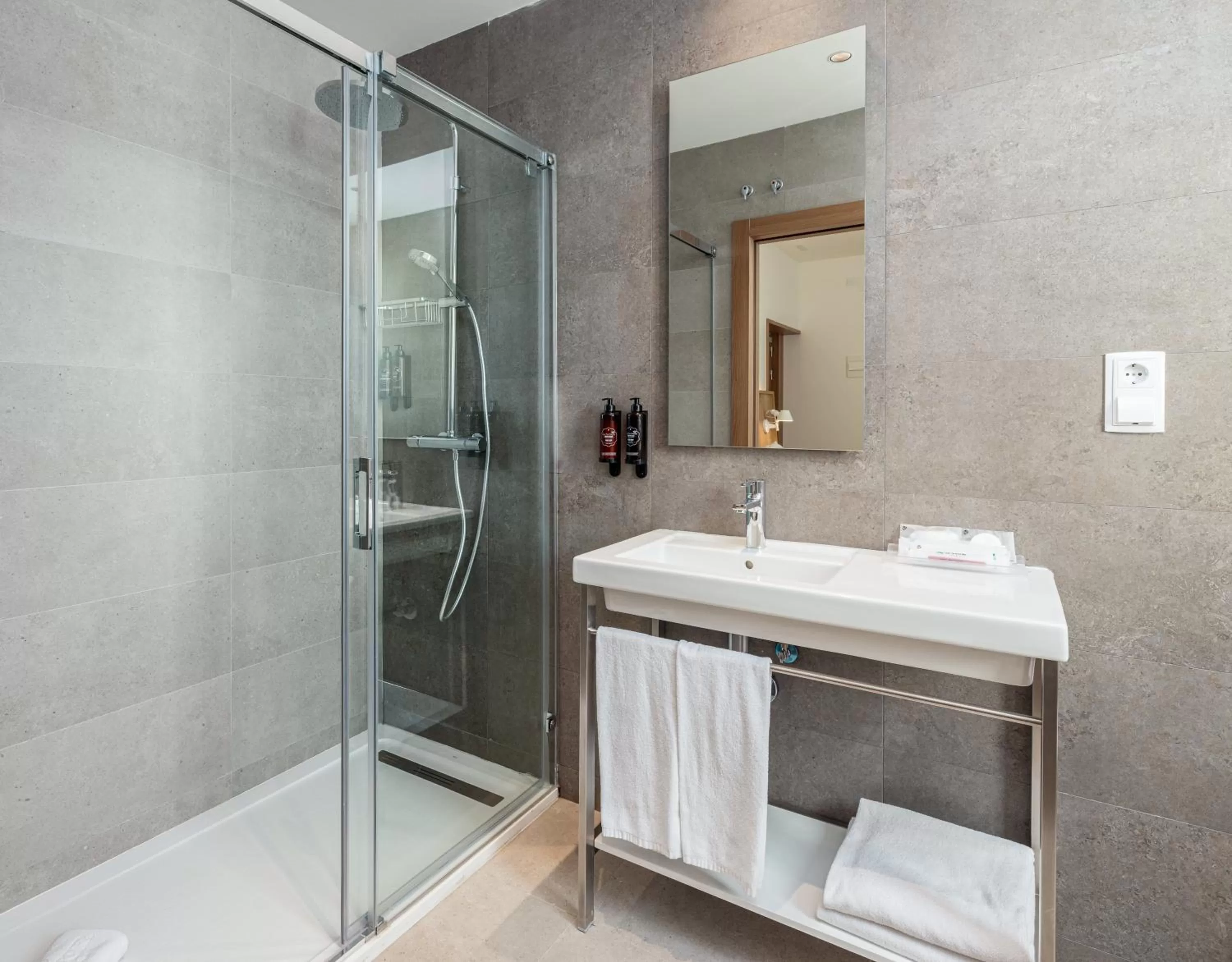 Toilet in Virgen de los Reyes