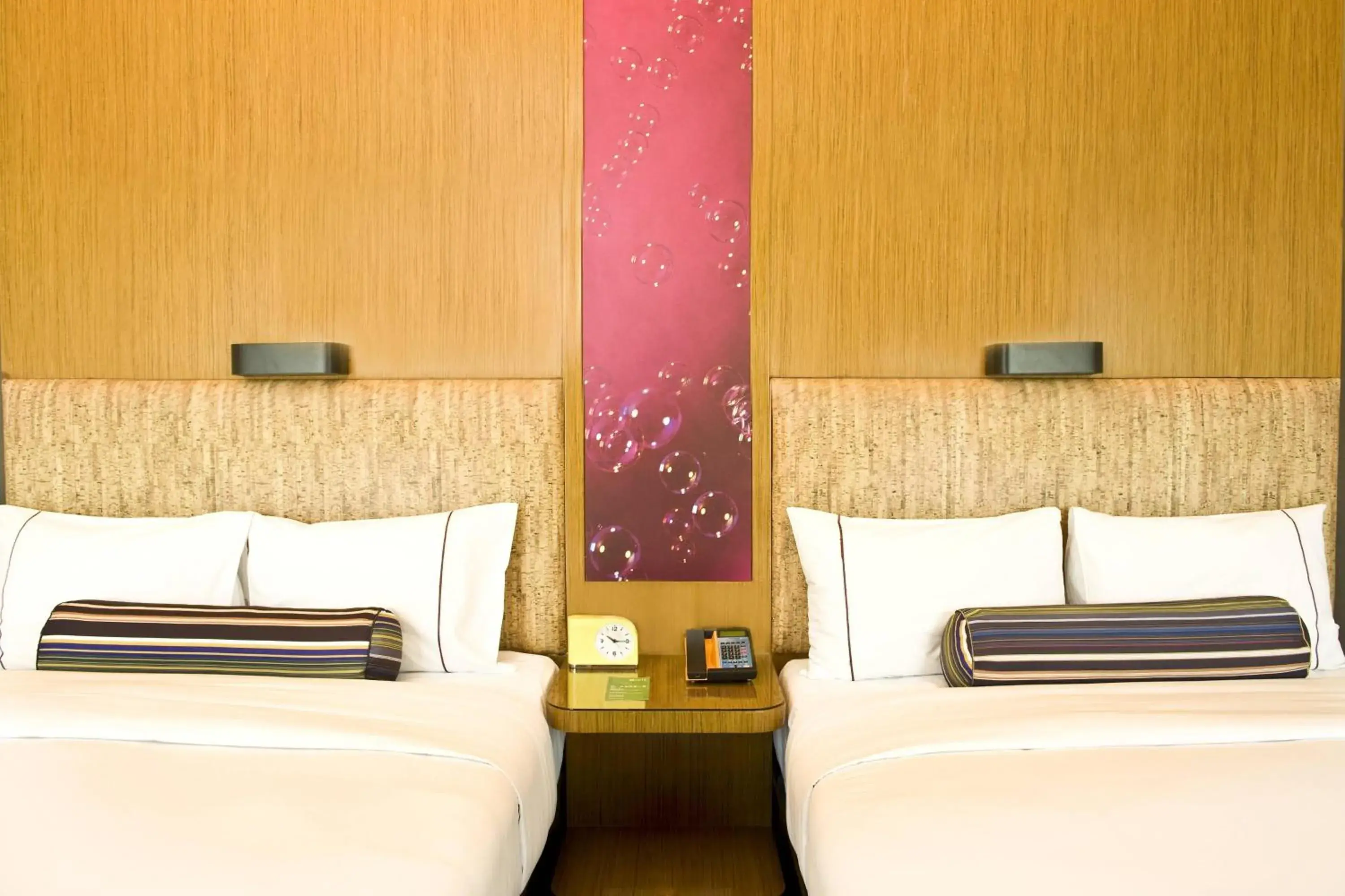 Photo of the whole room, Bed in Aloft Beijing, Haidian