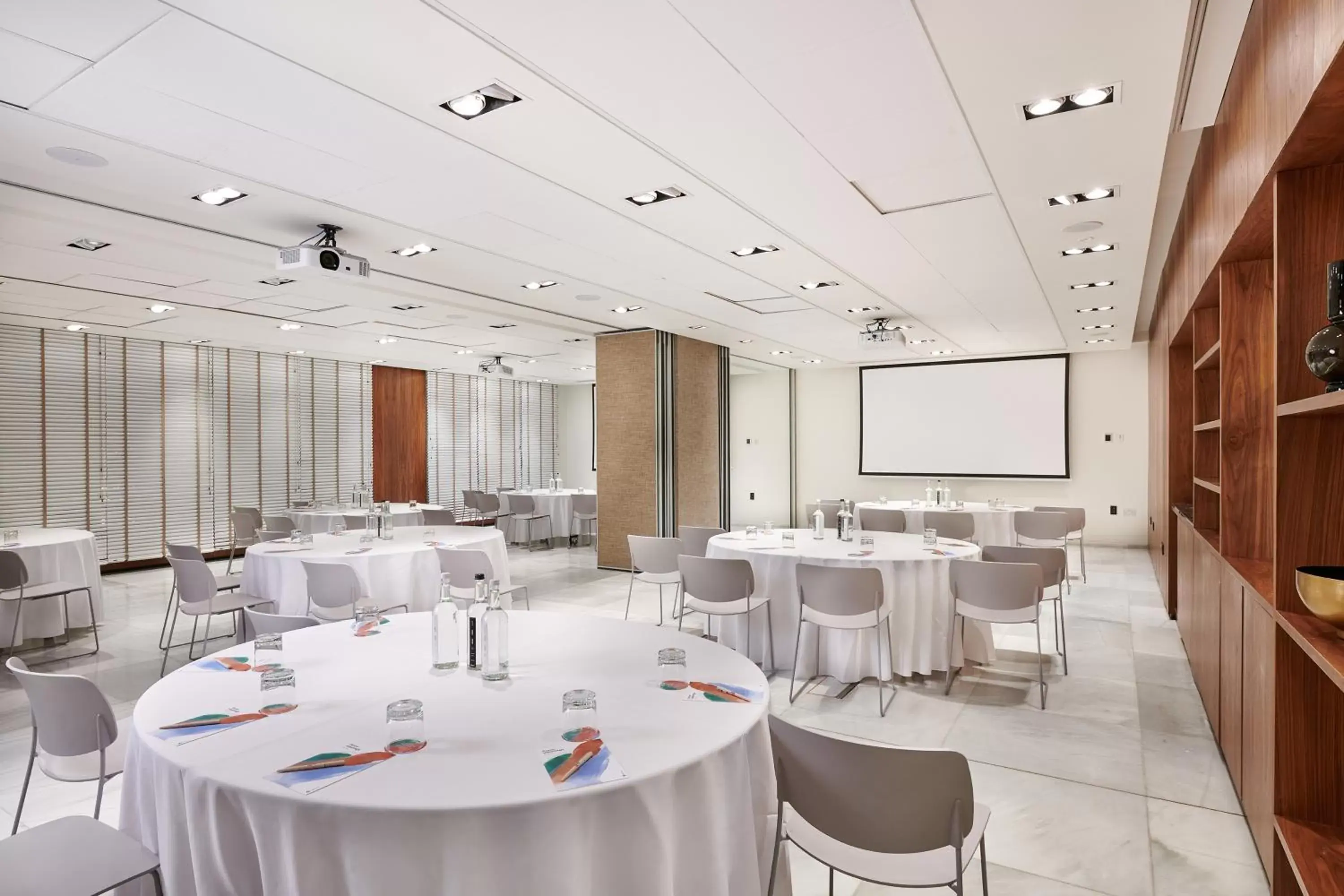 Banquet/Function facilities in Melia White House Hotel