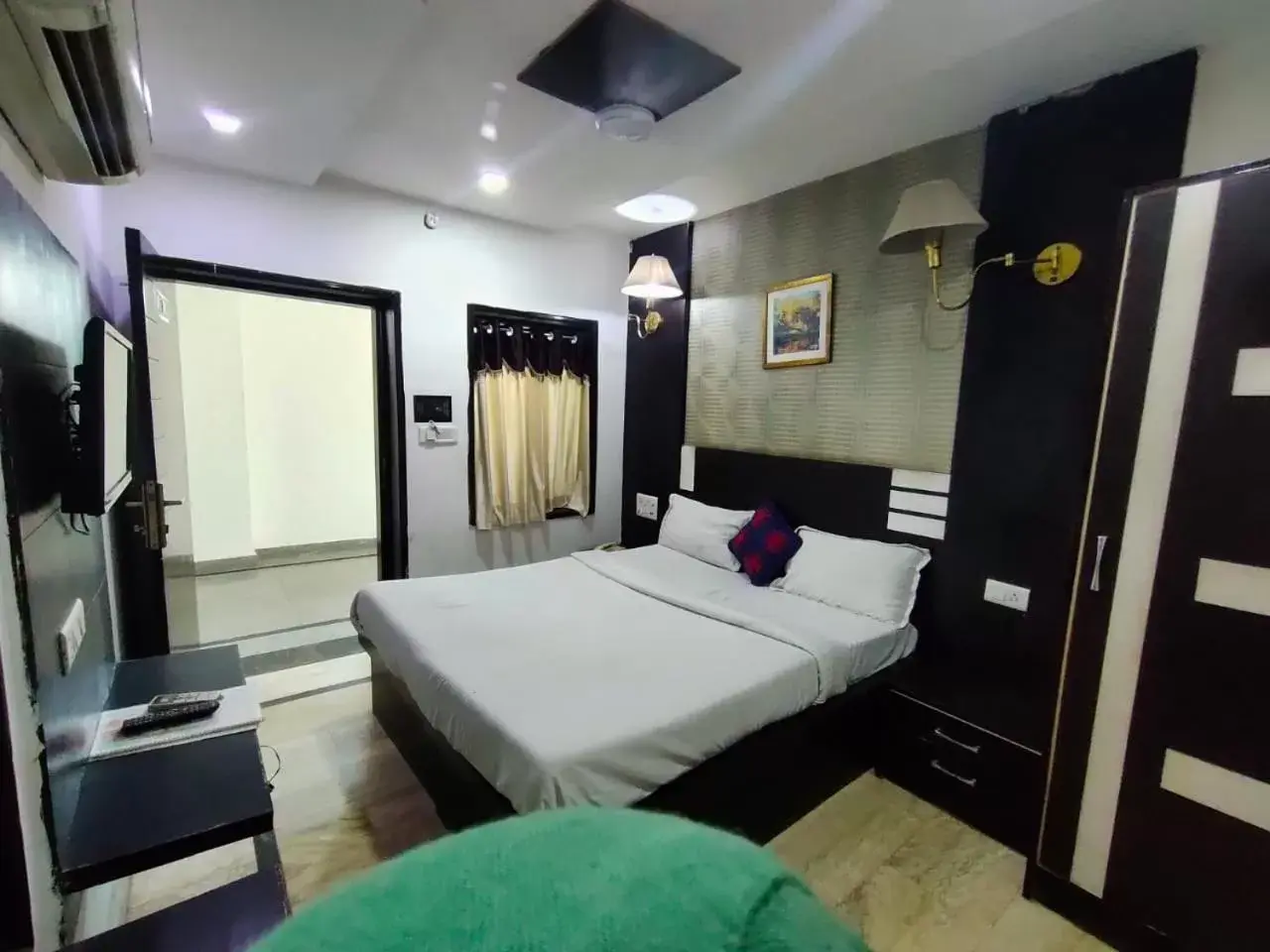 Photo of the whole room, Bed in Hotel Laxman Resort by The Golden Taj Group &Hotels Photo of the whole room, Bed in Hotel Laxman Resort by The Golden Taj Group &Hotels