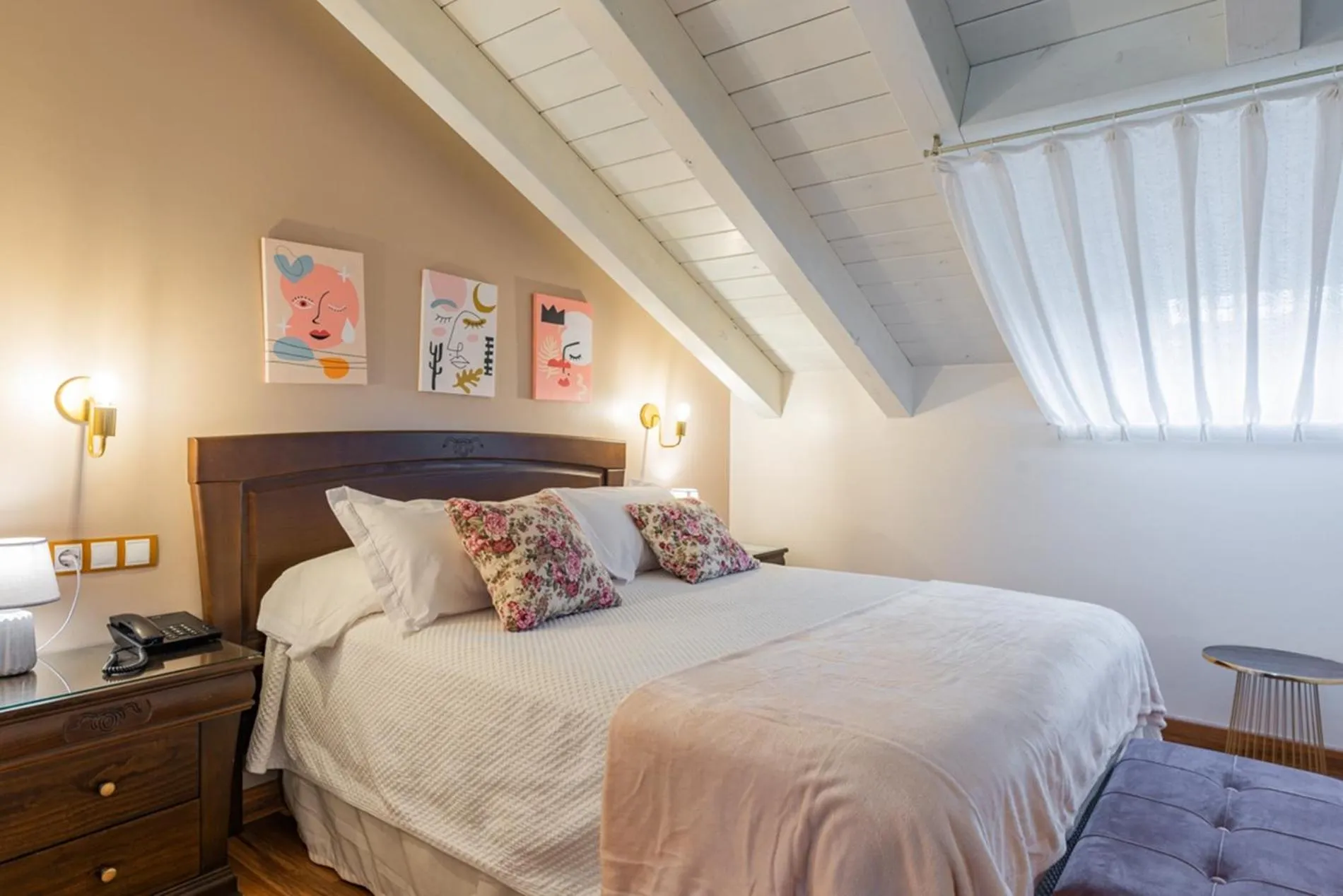 Bed in Hotel & Spa María Manuela