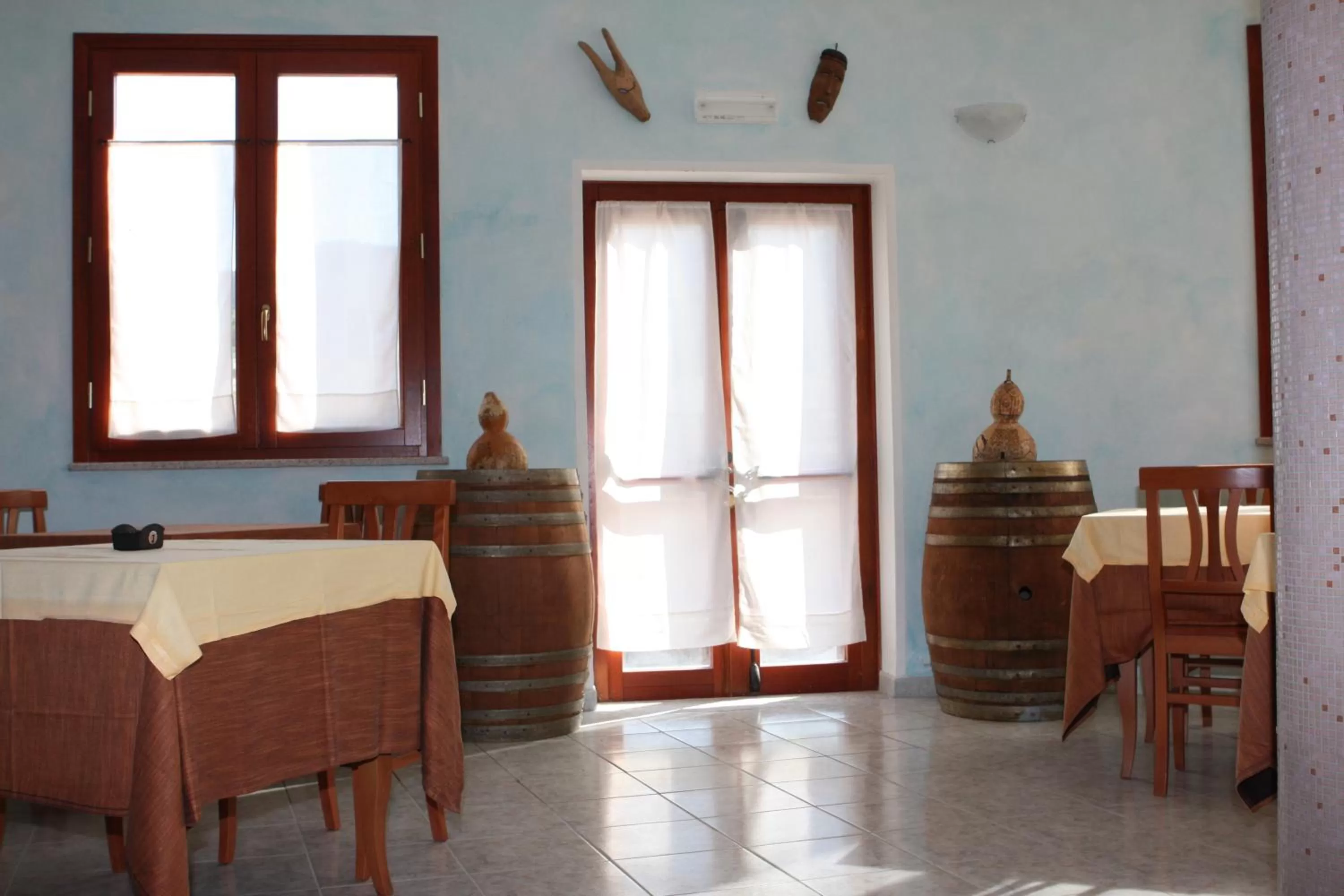 Restaurant/places to eat in Hotel Jasmine