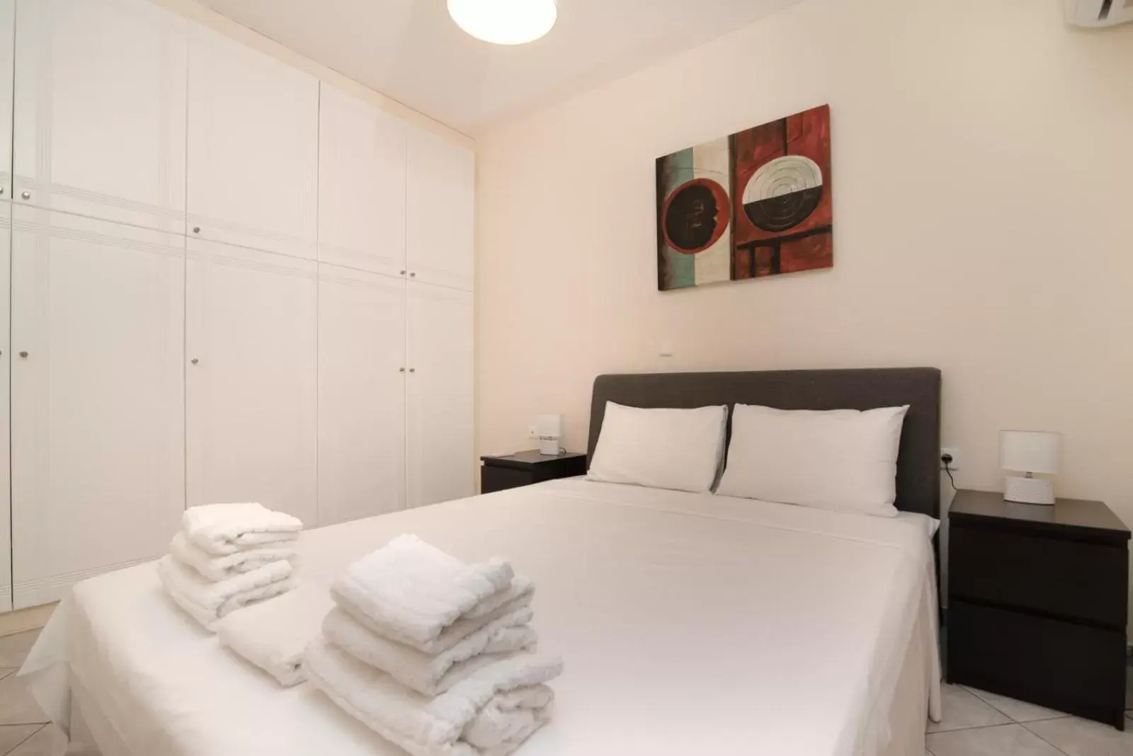 Bed in SK-George Apartments by the Sea and Airport