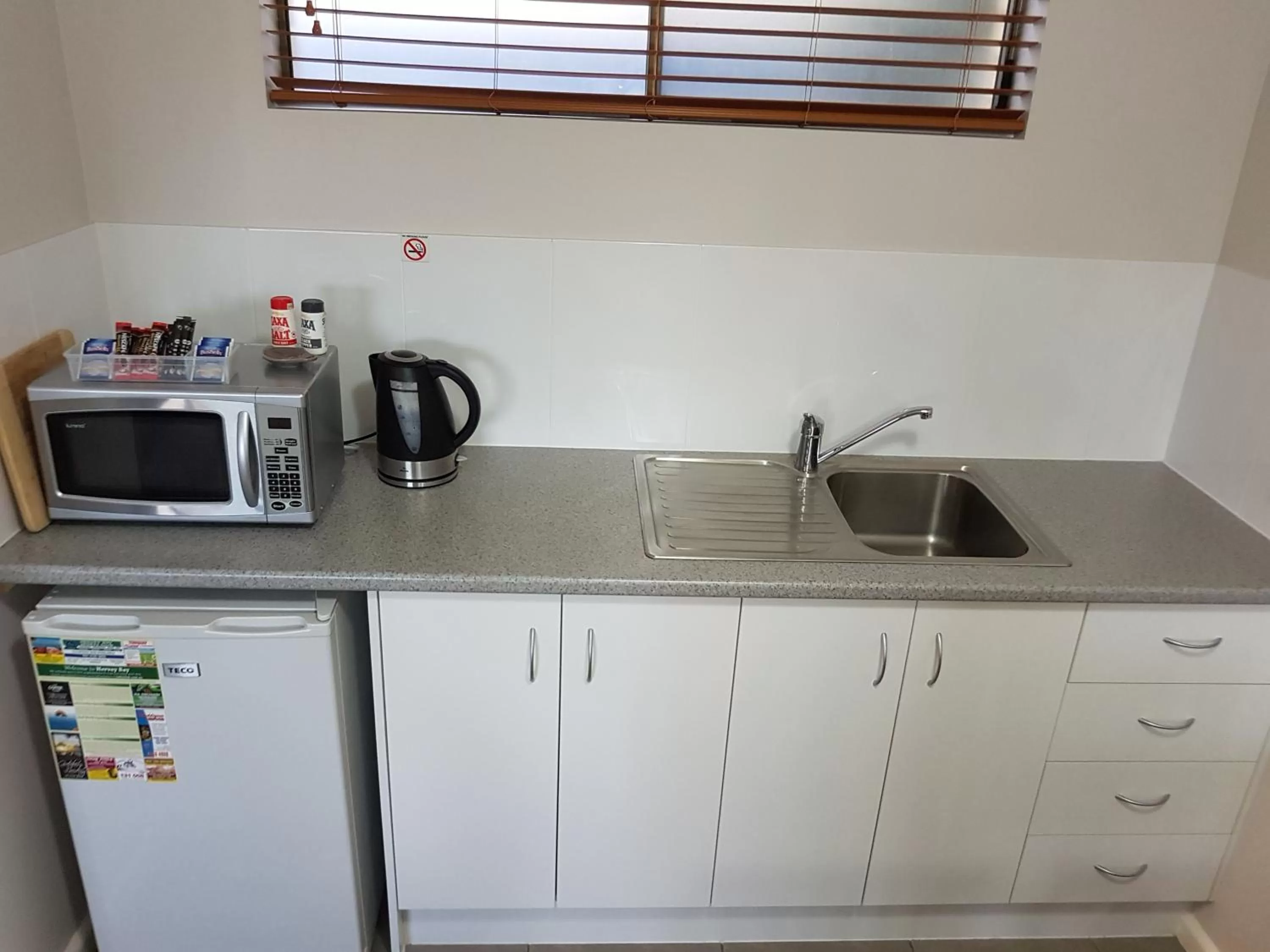 Coffee/tea facilities in Main Street Motel