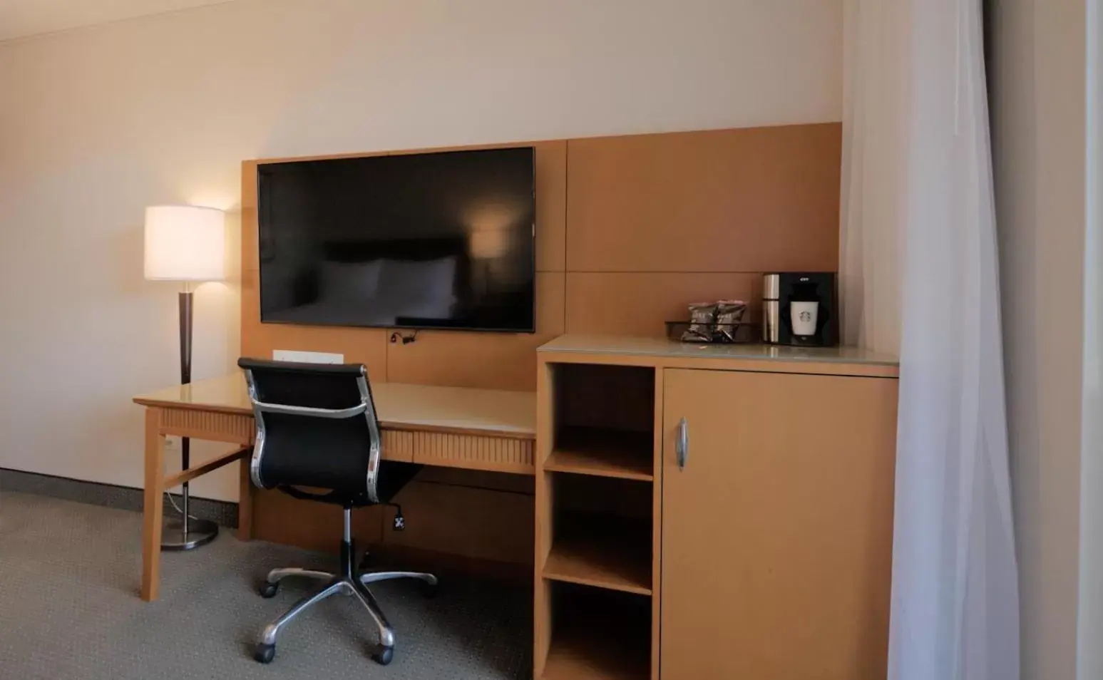 Coast Superior Room, One Queen Bed, Pool Level in Coast Capri Hotel Coast Superior Room, One Queen Bed, Pool Level in Coast Capri Hotel