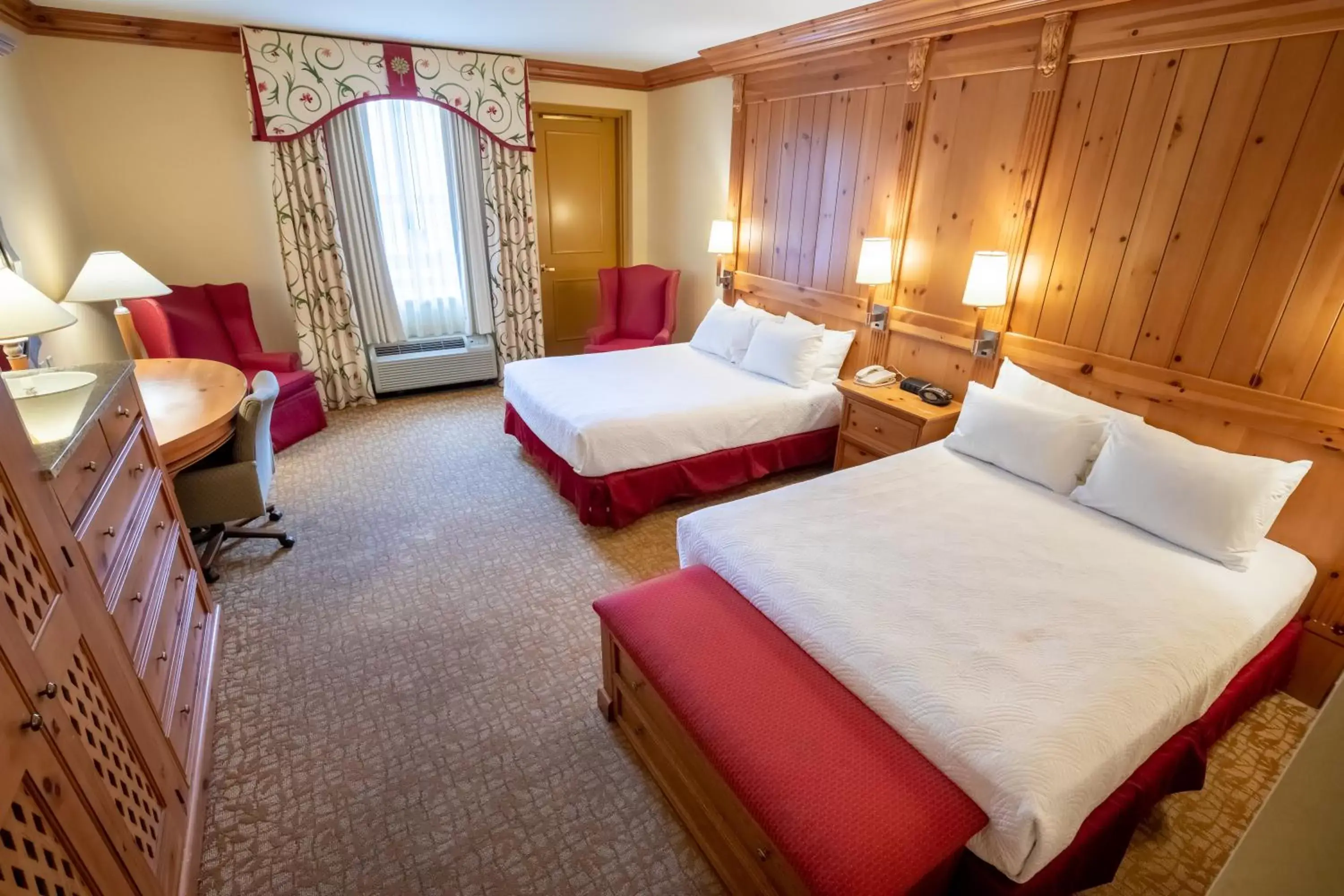 Lakeside Preferred Two Queen Beds Room in Oglebay Resort