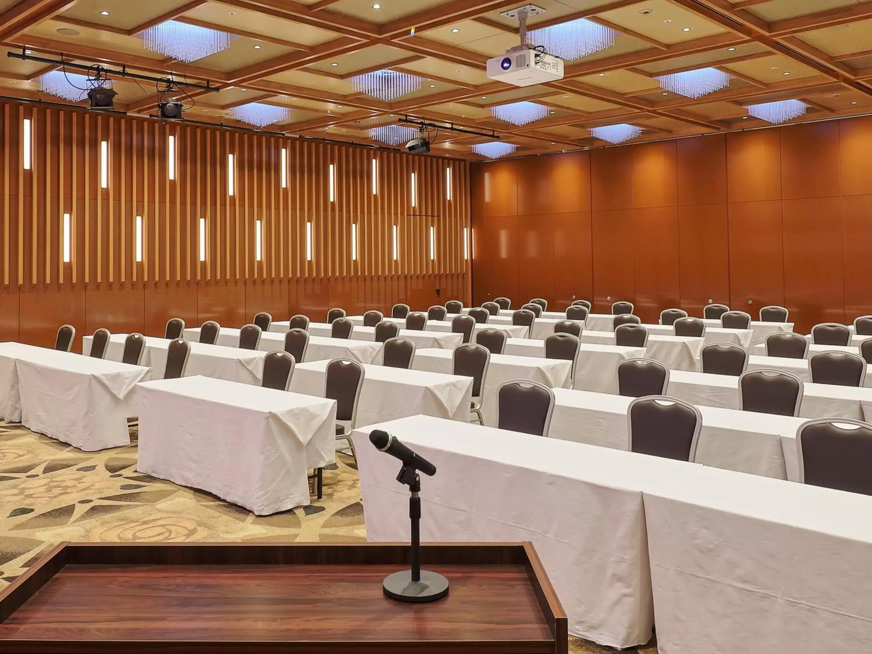 Meeting/conference room in APA Hotel & Resort Yokohama Bay Tower