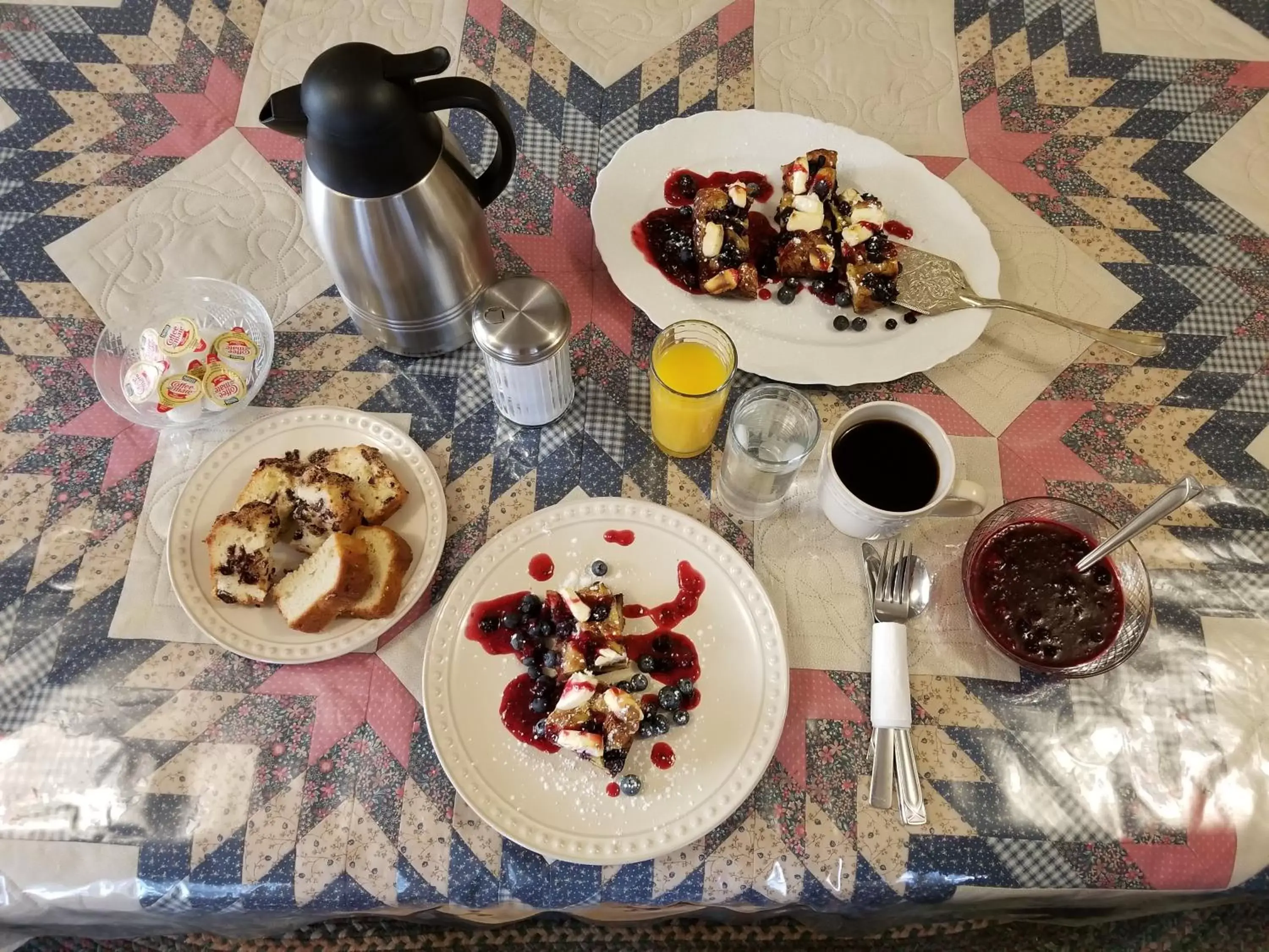 American breakfast in Alaska's Lake Lucille Bed & Breakfast