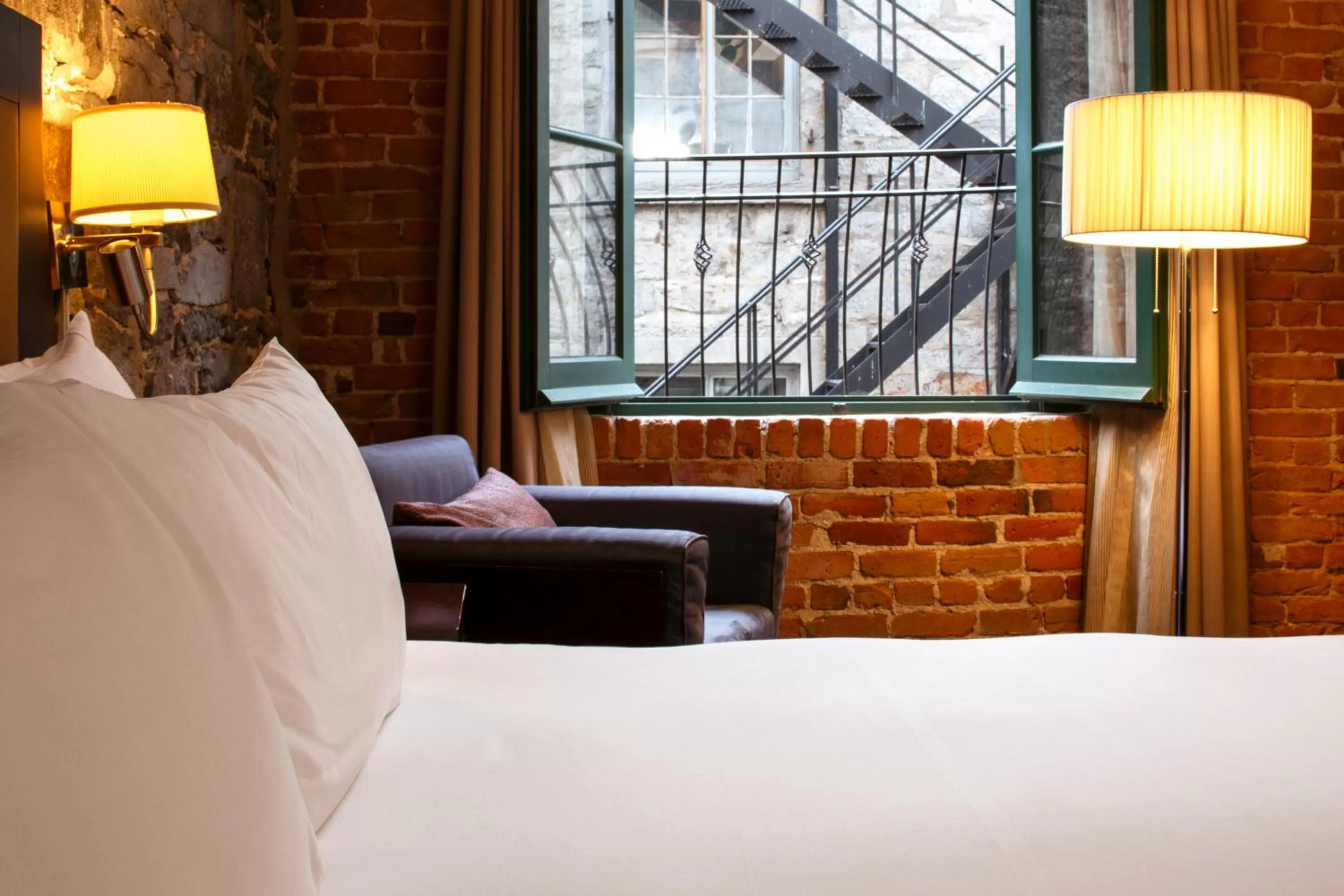 Bed in Hotel Nelligan