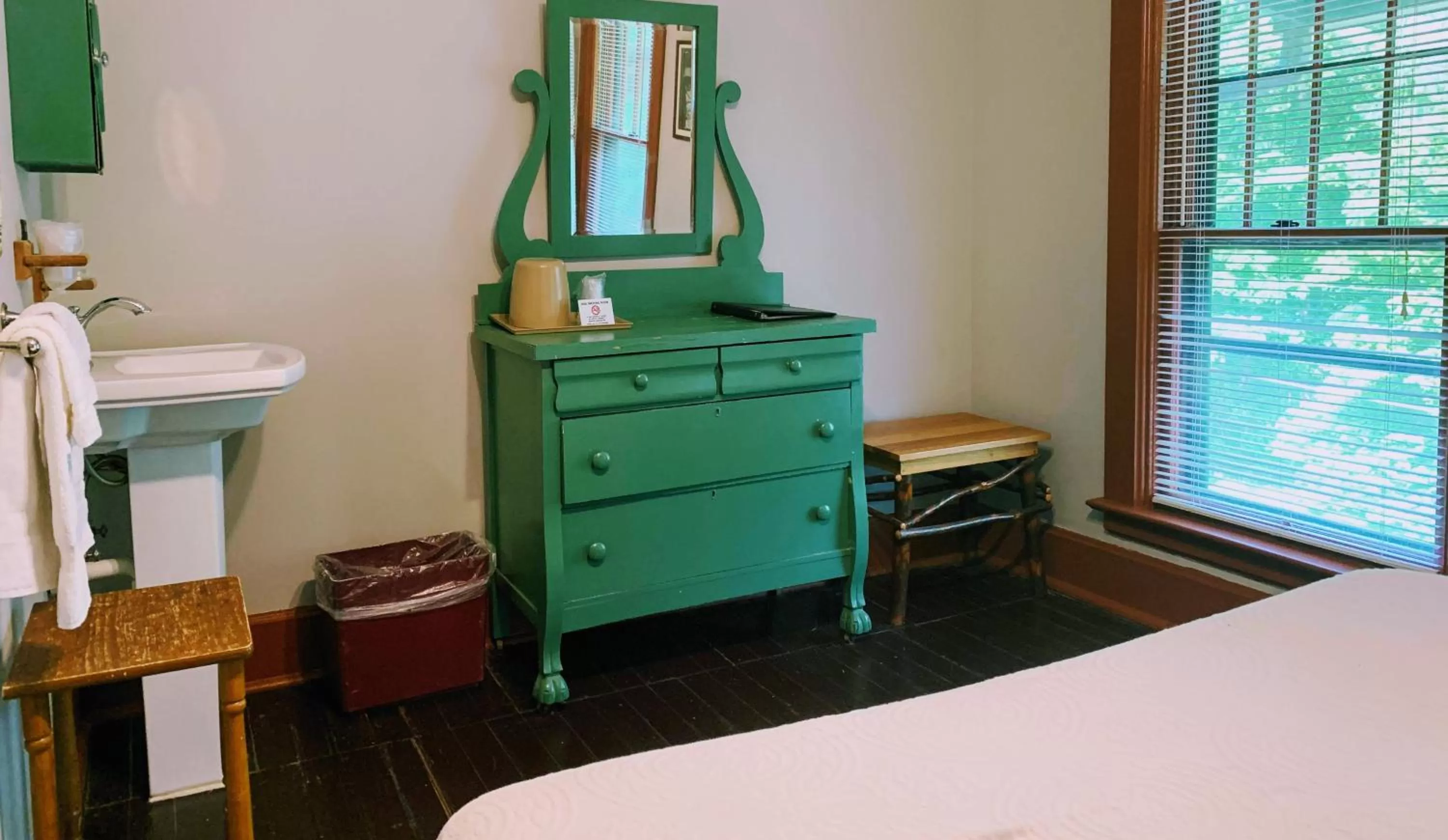 TV/Entertainment Center in Lakeside Inn