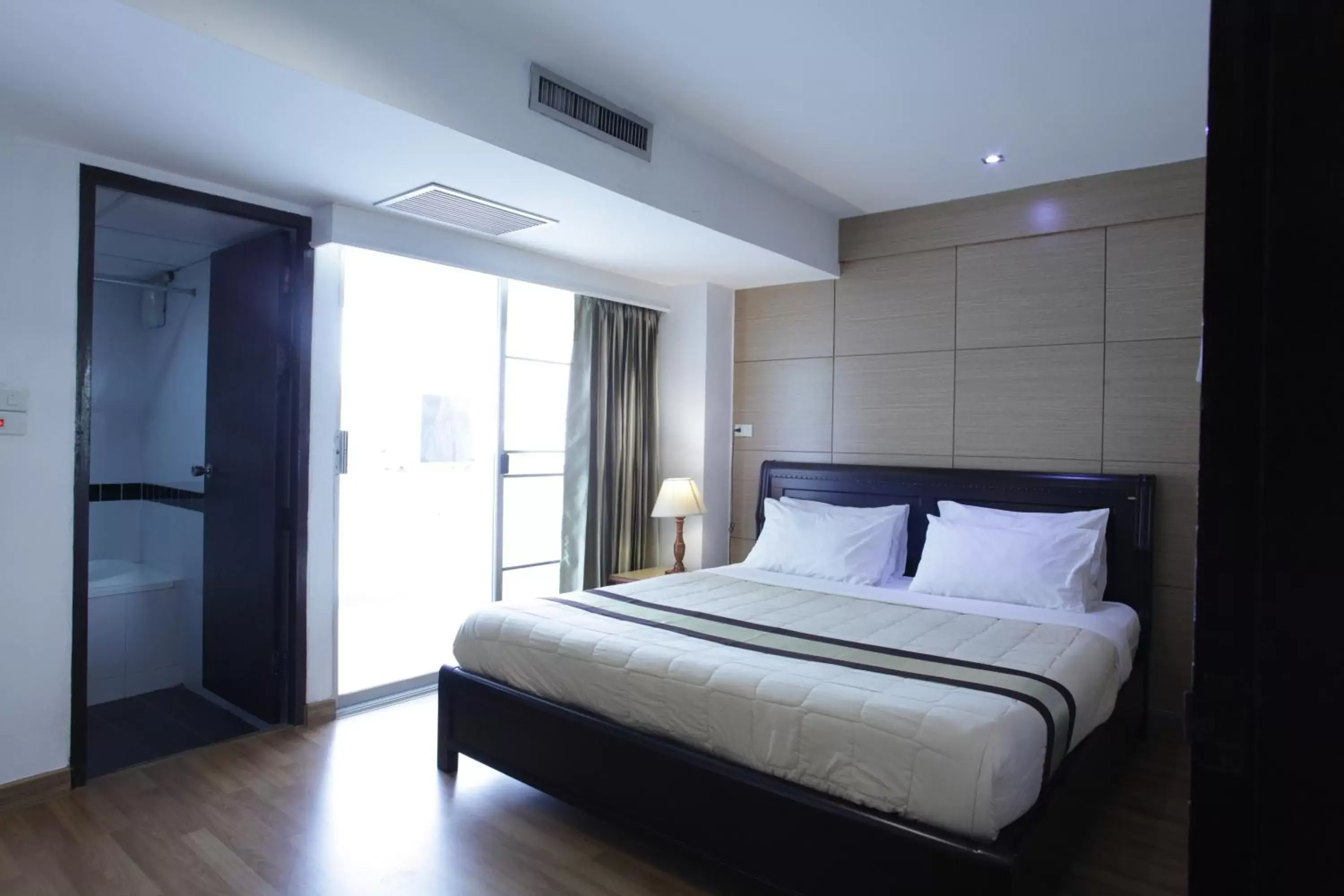 Bedroom, Bed in Nanatai Suites