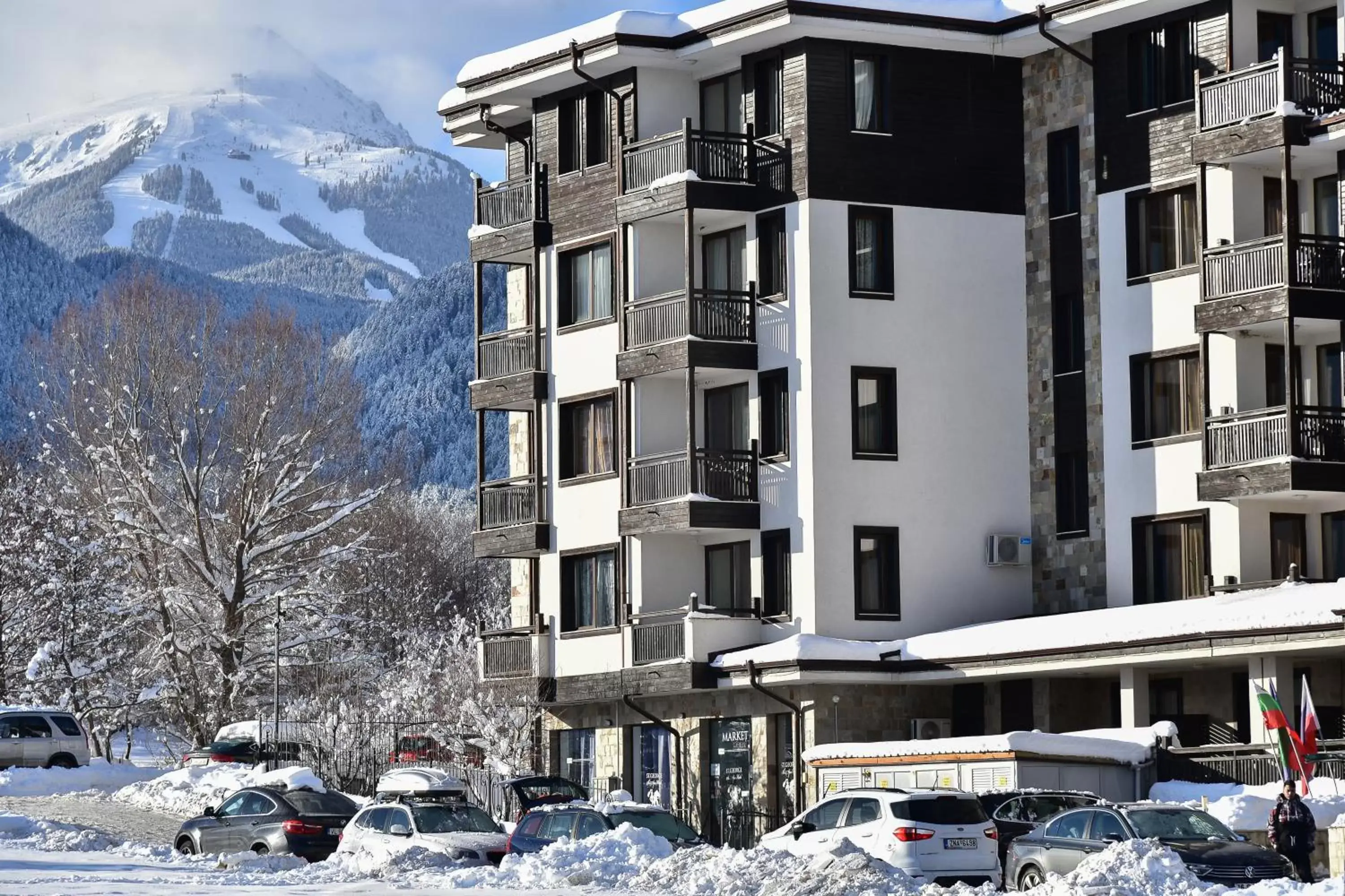 Property building, Winter in St George Ski & Holiday