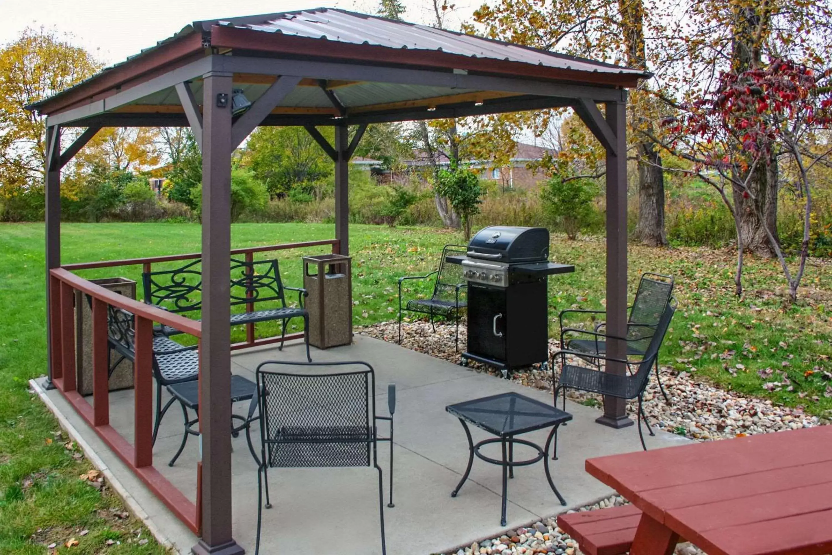 Other, BBQ Facilities in MainStay Suites Coralville - Iowa City