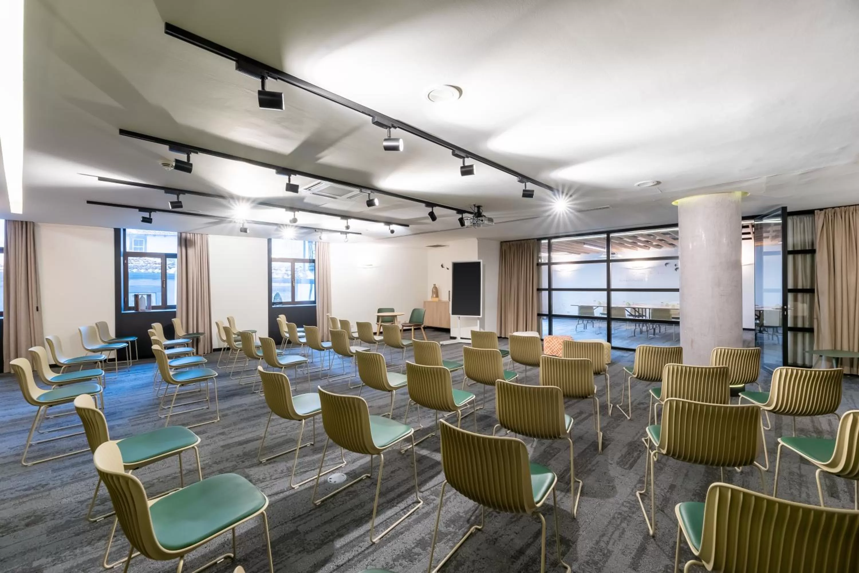 Meeting/conference room in Mercure Porto Centro Santa Catarina