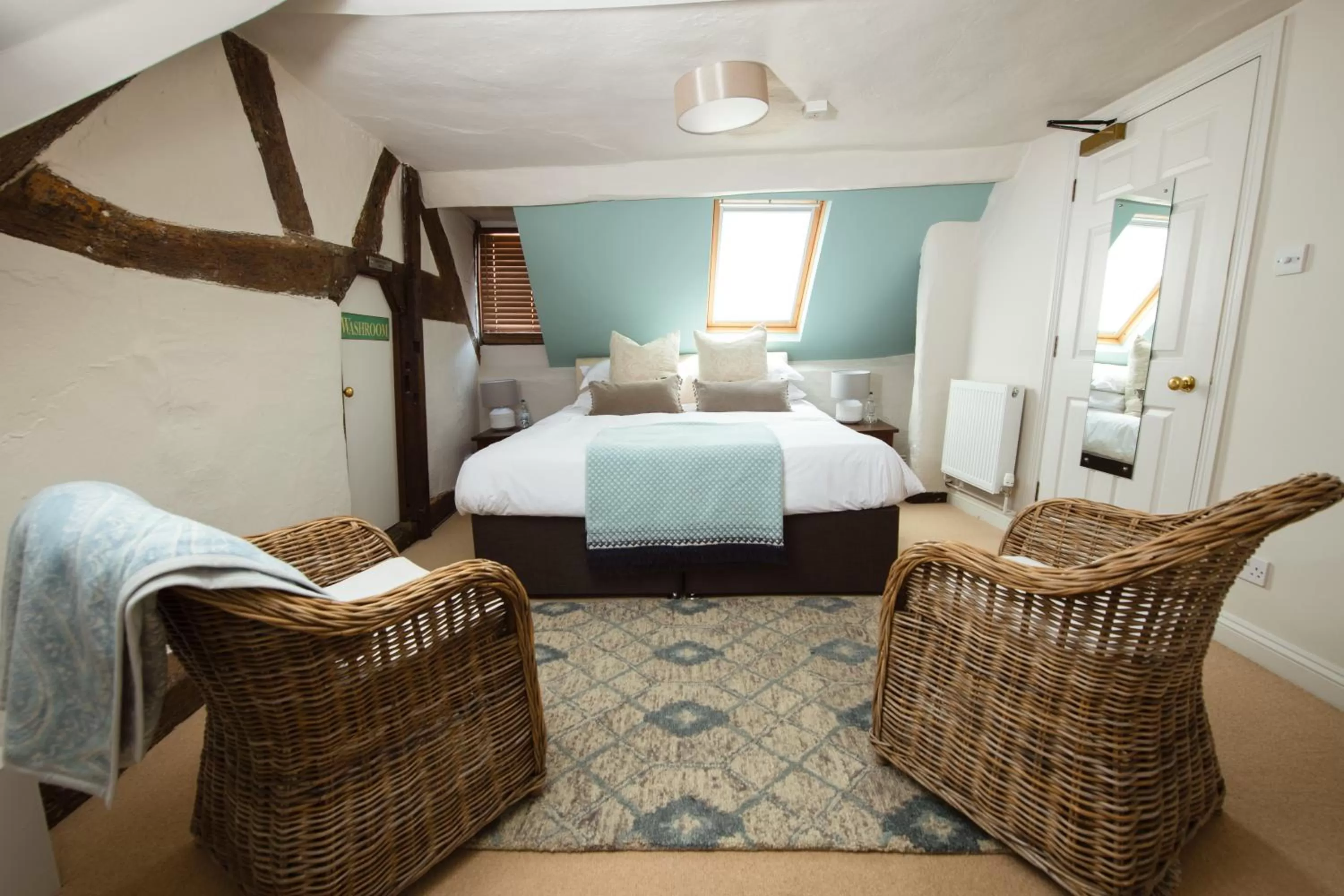 Bedroom, Bed in RHUBARB at Drapers Hall