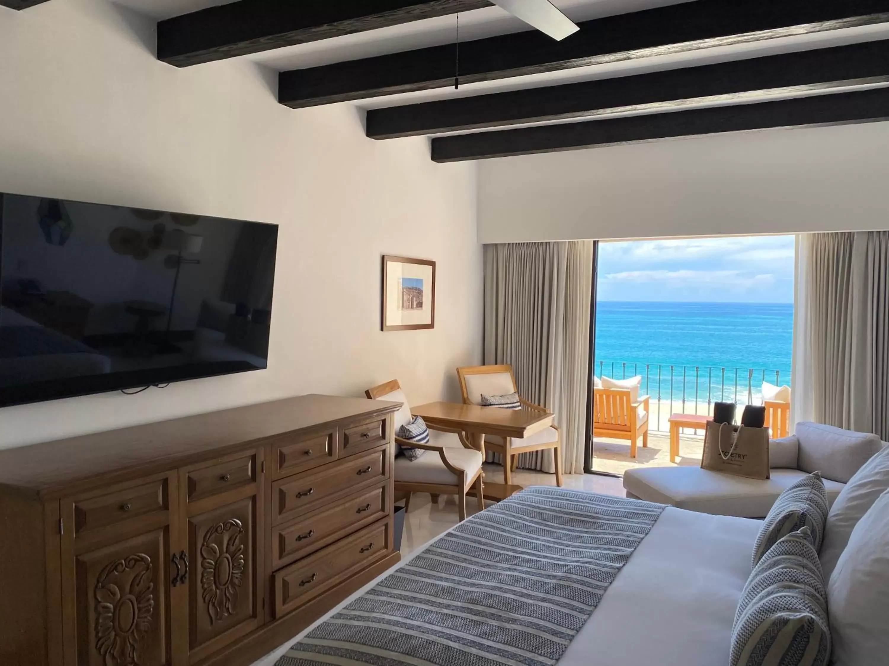 Bedroom, TV/Entertainment Center in Zoetry Casa del Mar Los Cabos
