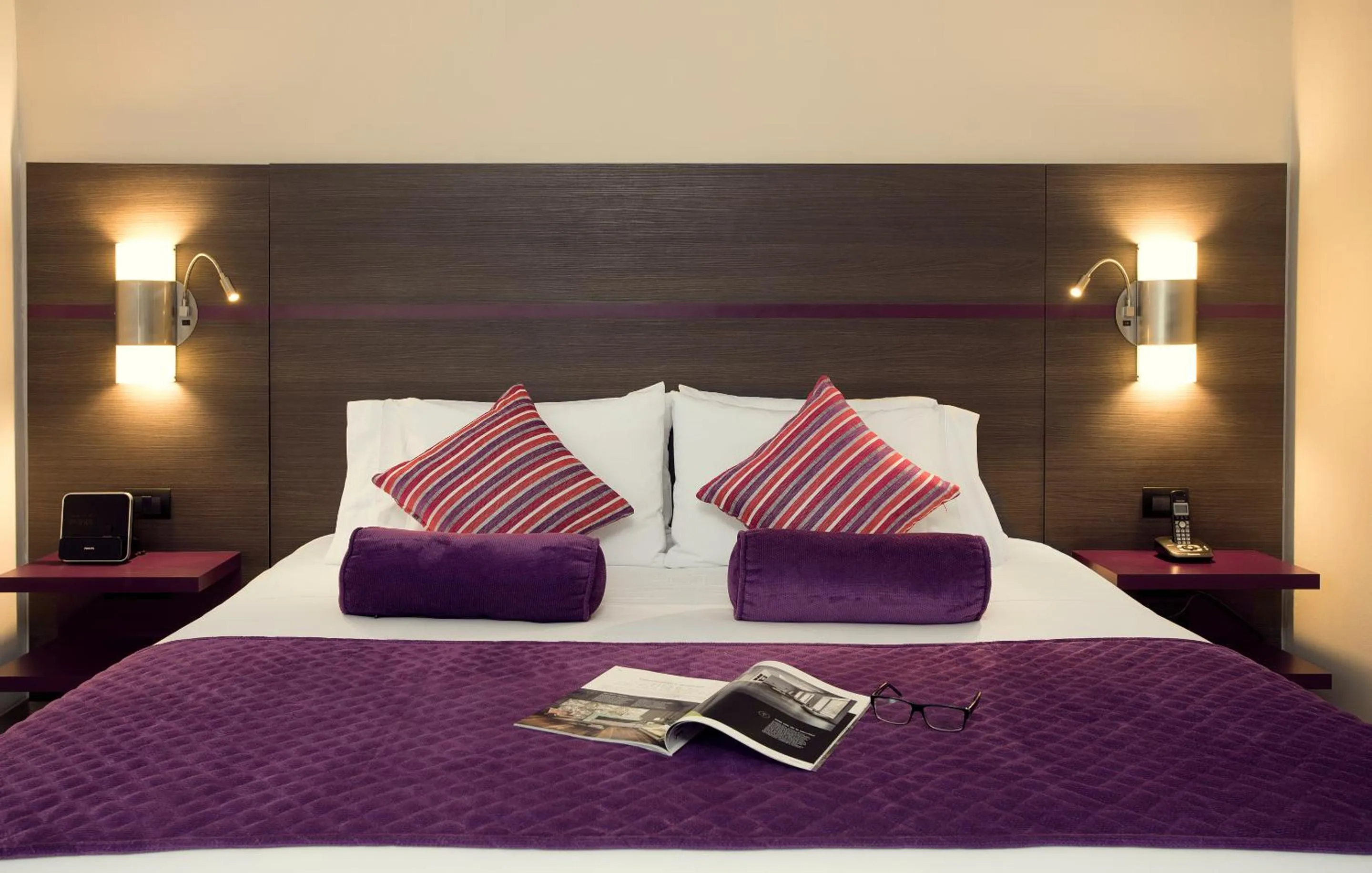 Decorative detail, Bed in Mercure Bogota BH Zona Financiera