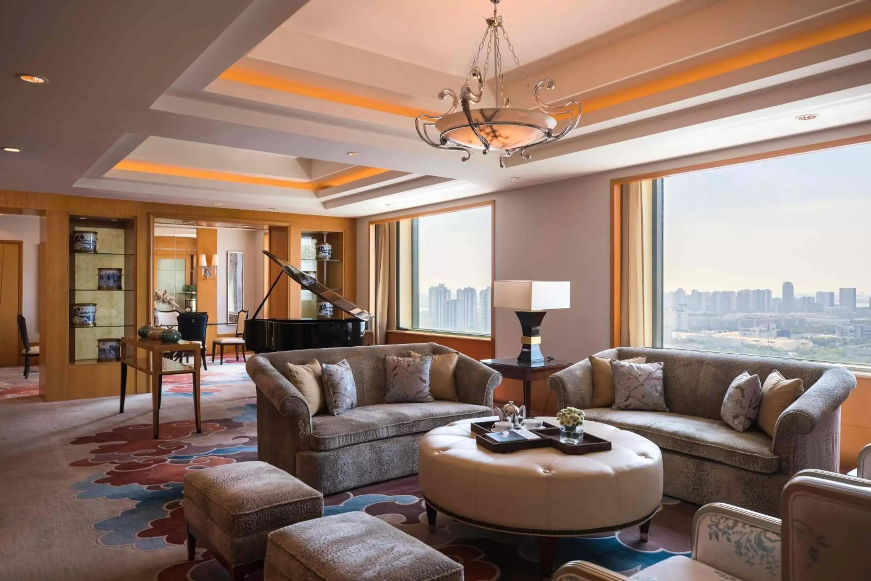 Photo of the whole room, Seating Area in Renaissance Suzhou Hotel