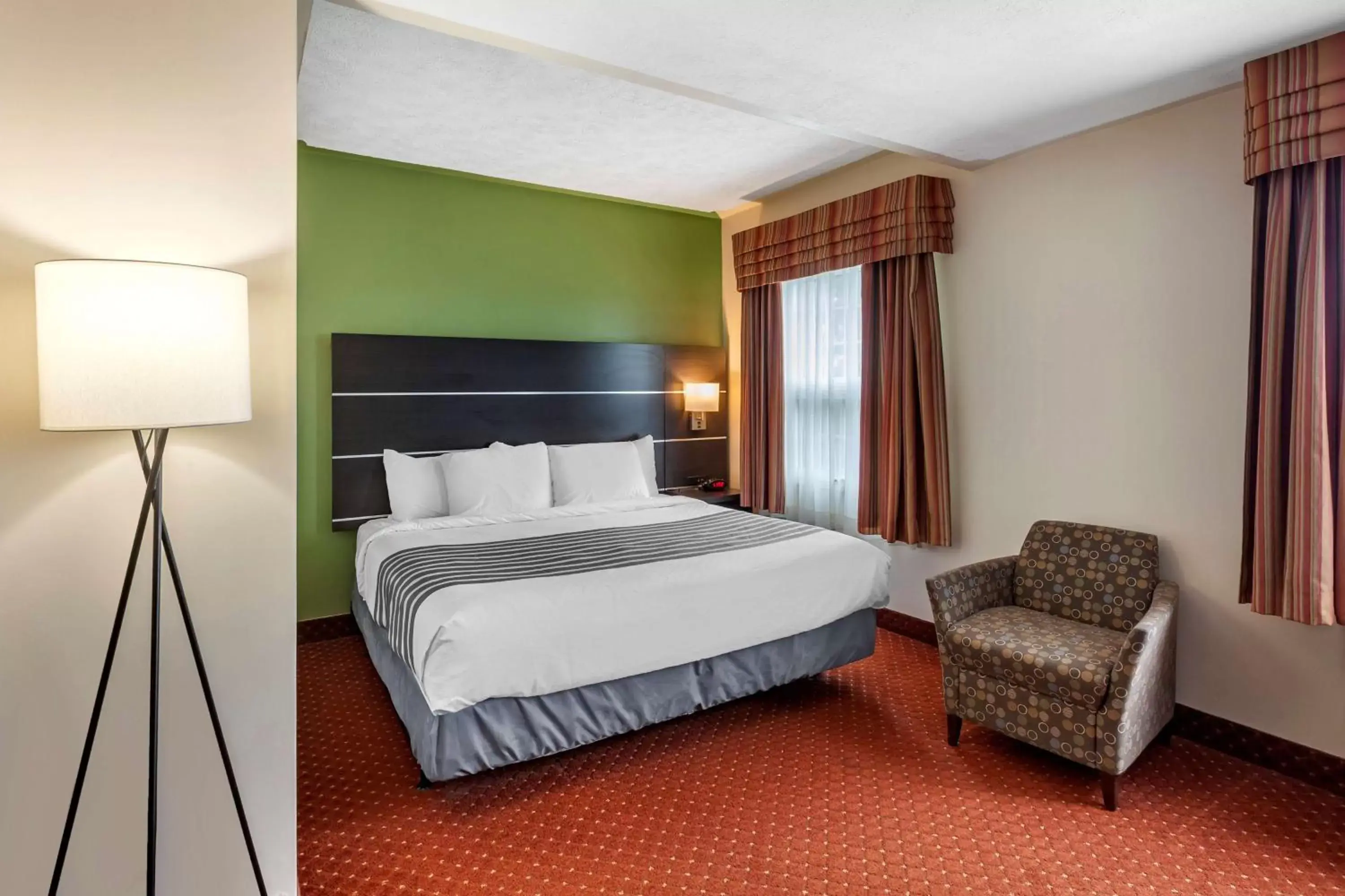 Photo of the whole room, Bed in SureStay Plus Hotel by Best Western Kincardine