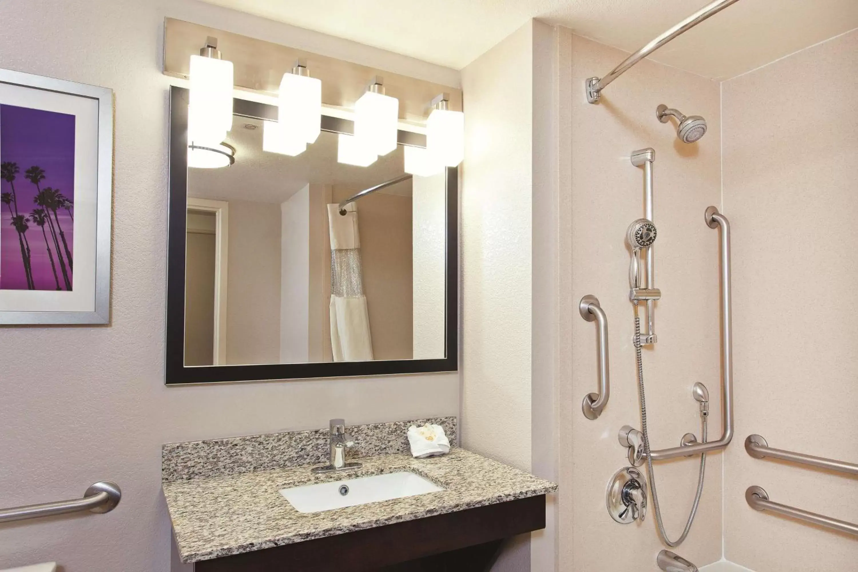 Photo of the whole room, Bathroom in La Quinta by Wyndham Santa Clarita - Valencia