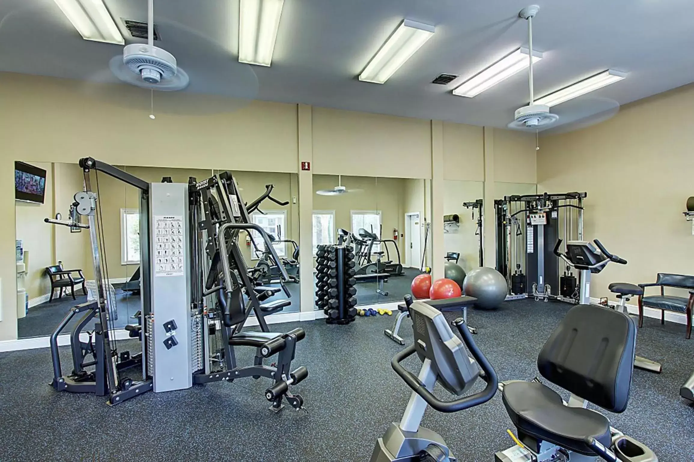 Fitness Center/Facilities in Shoreline Towers 1024