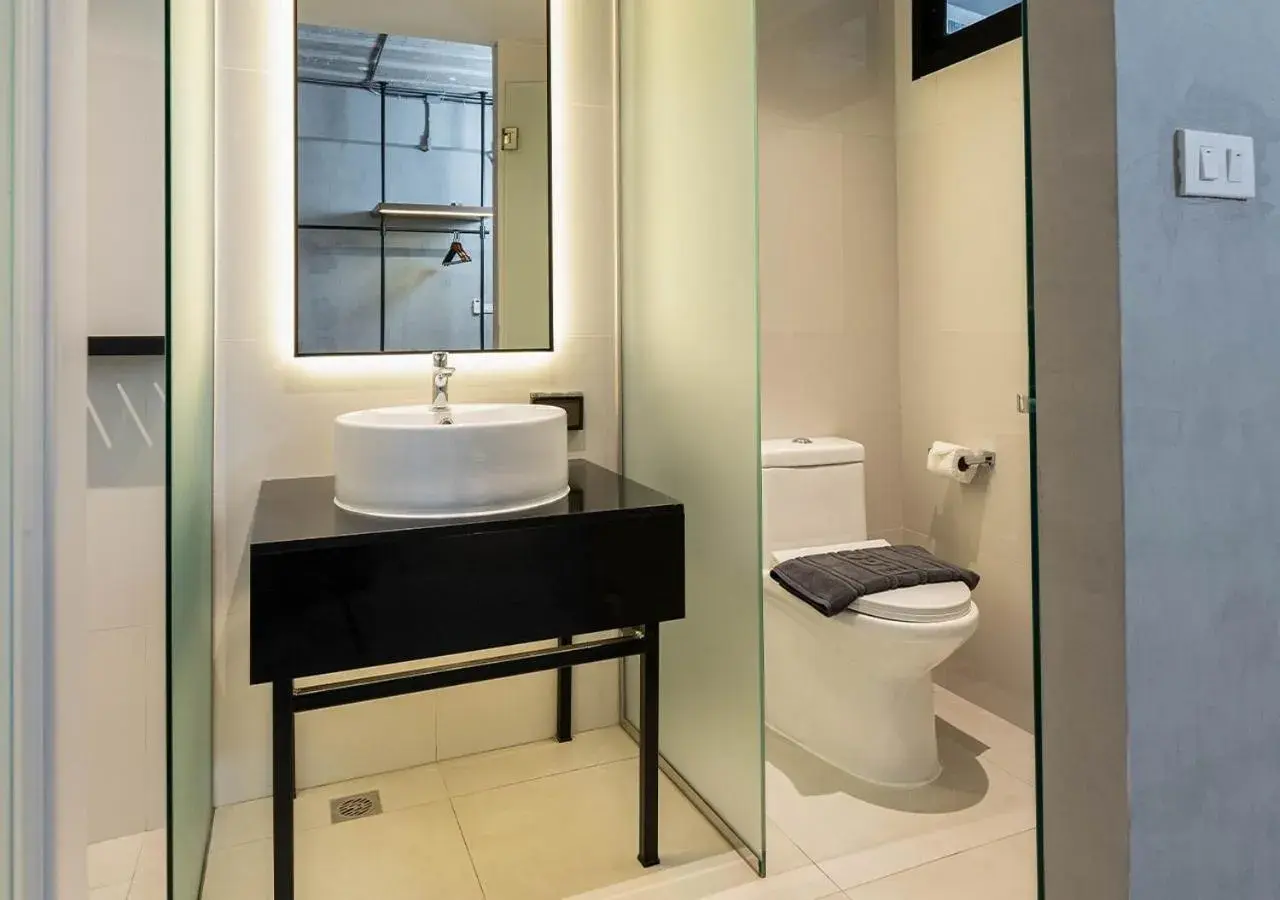 Toilet, Bathroom in EXII Hotel