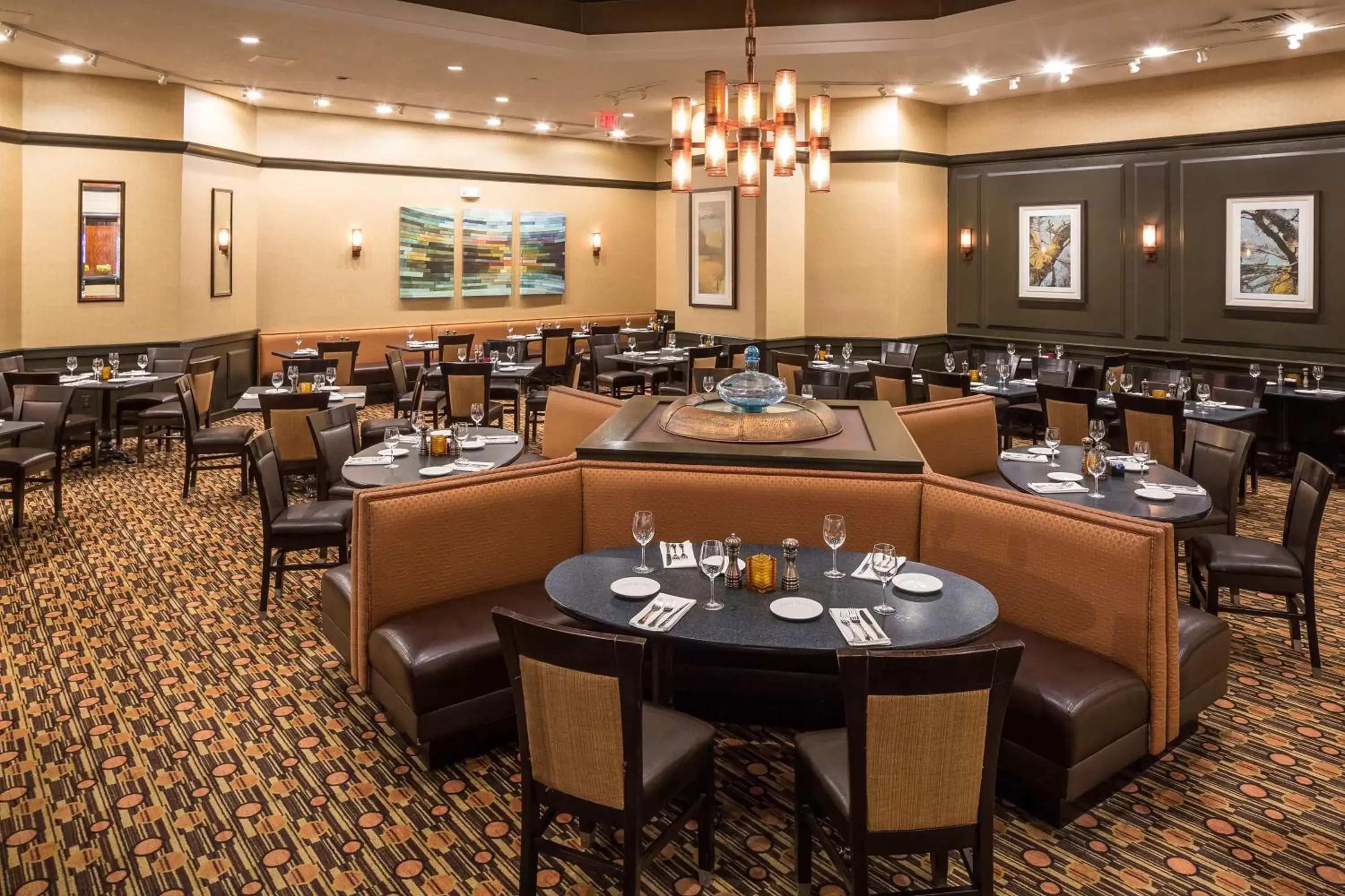 Dining area, Restaurant/Places to Eat in DoubleTree by Hilton Boston-Andover