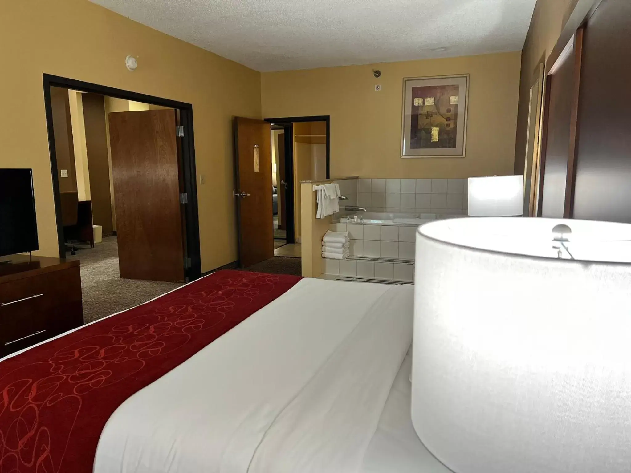 Bedroom, Bathroom in Comfort Suites Louisville East