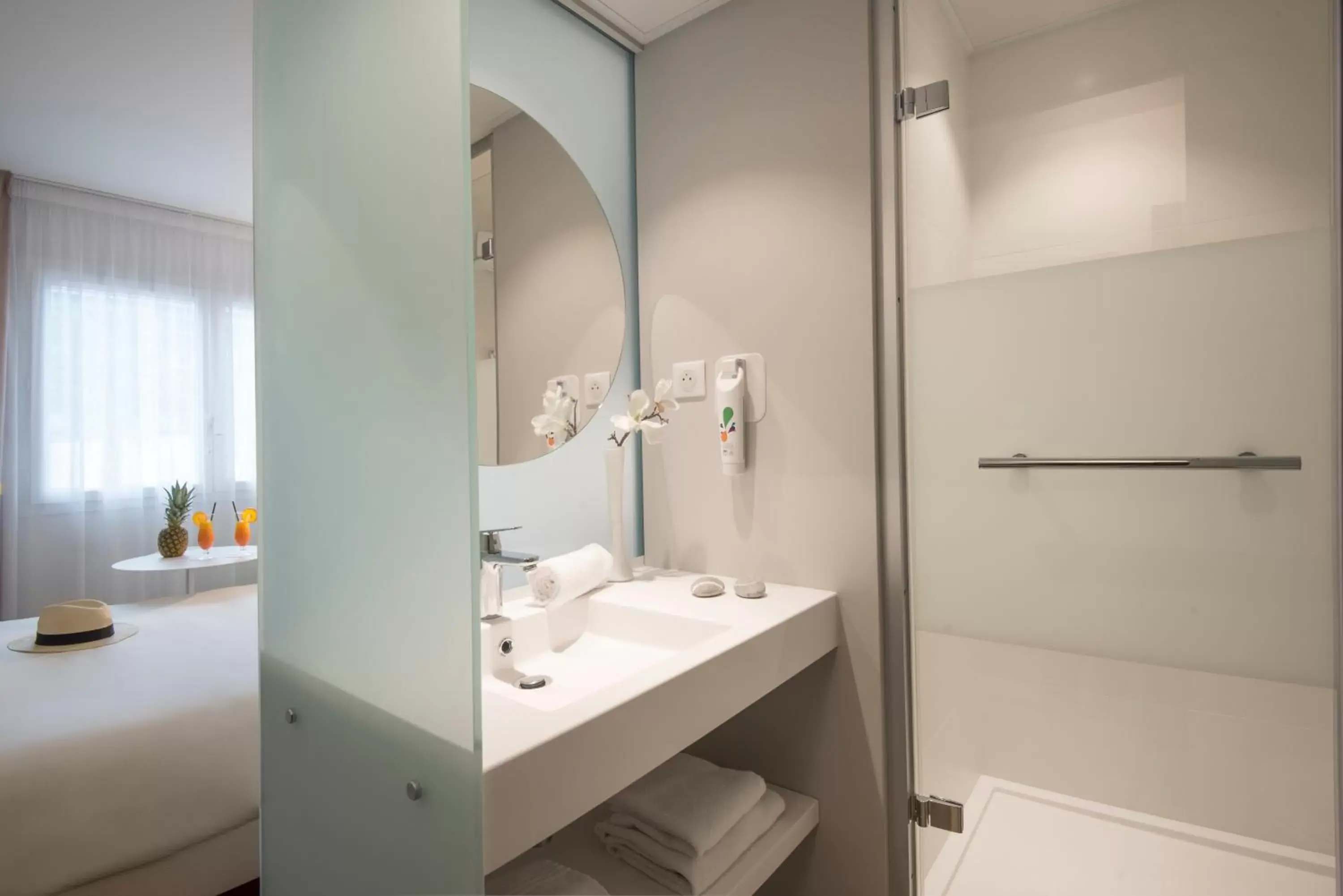 Shower, Bathroom in ibis Styles Nice Cap 3000