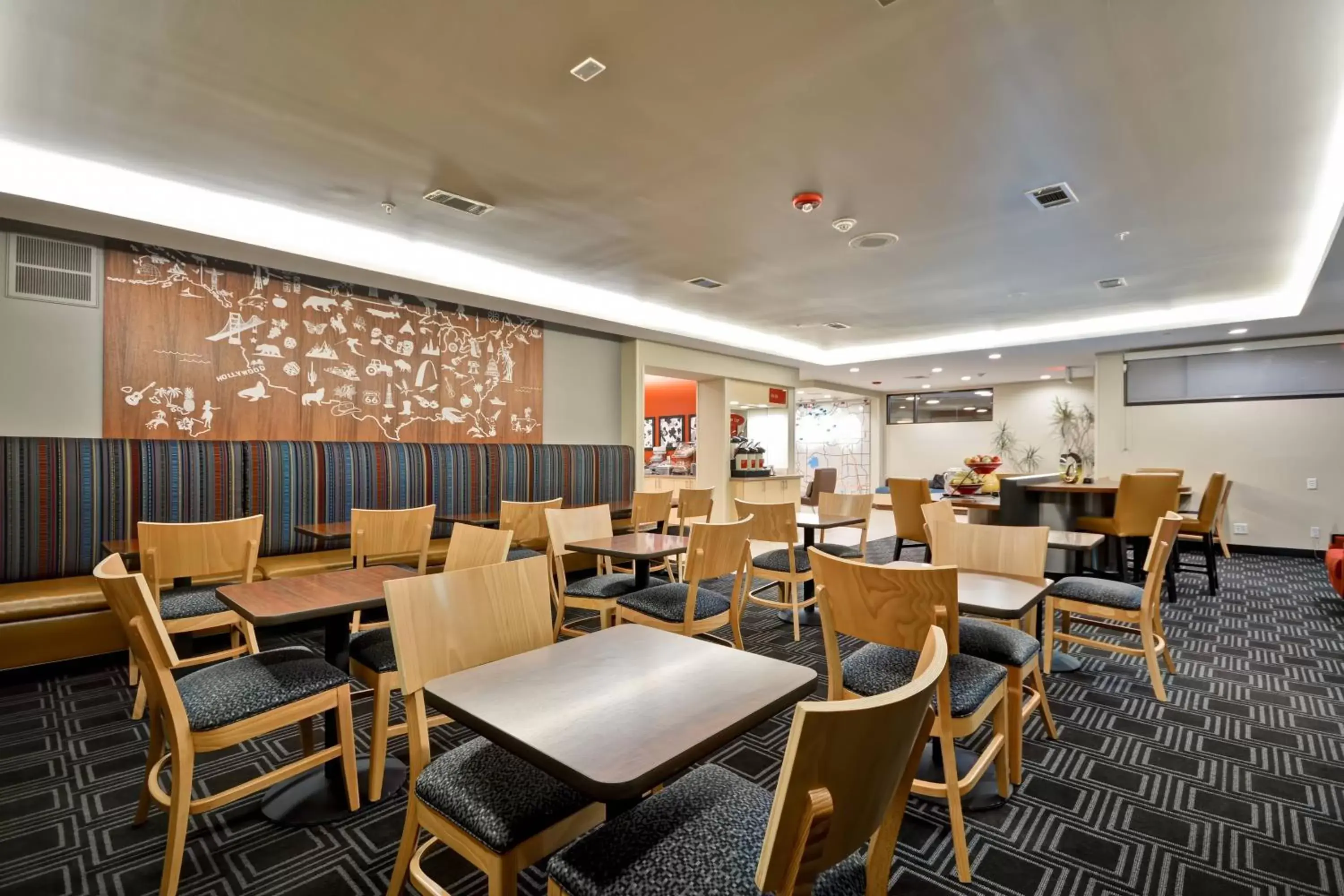 Restaurant/Places to Eat in TownePlace Suites Dallas/Lewisville