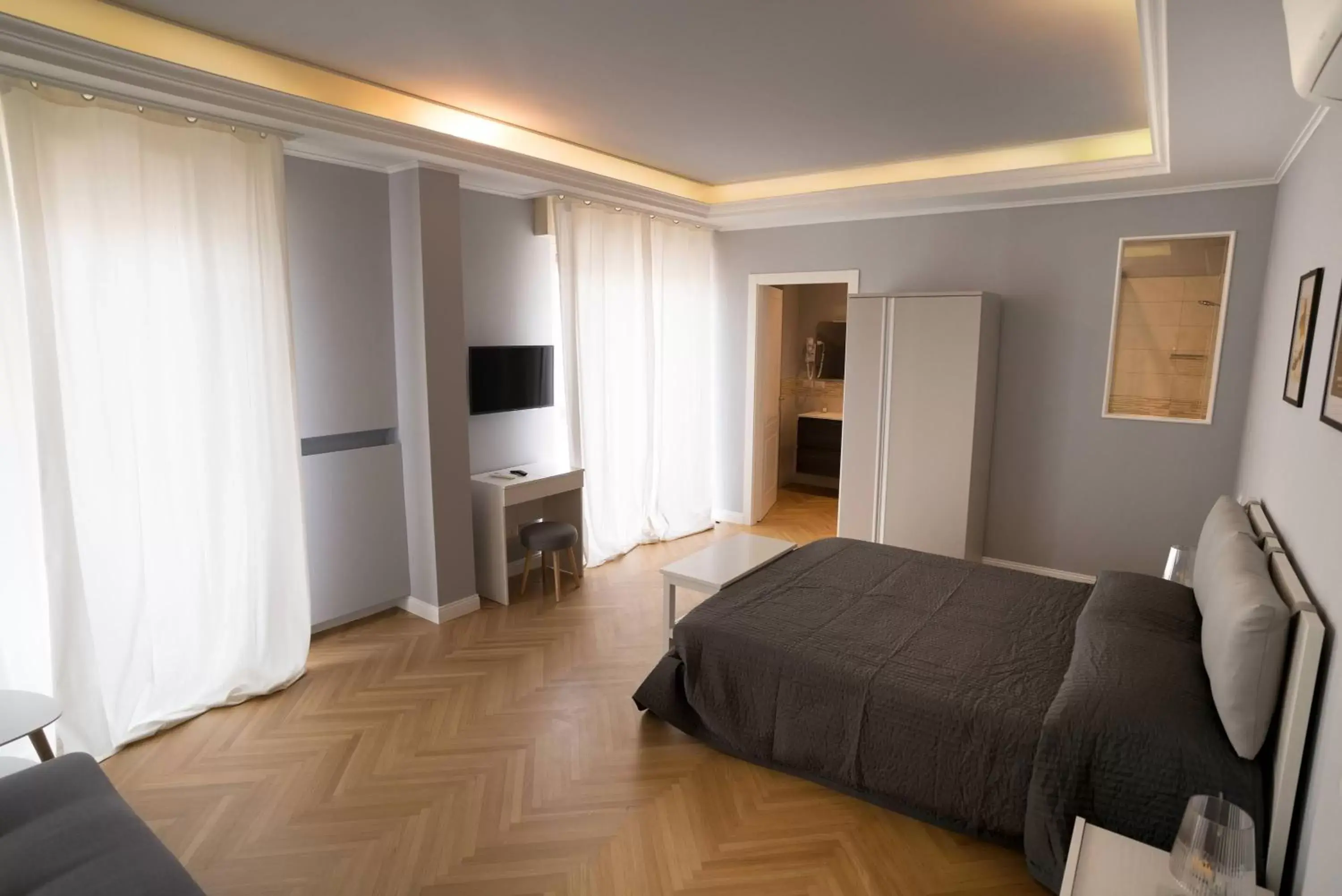 Junior Suite with Balcony in Room 56 Junior Suite with Balcony in Room 56