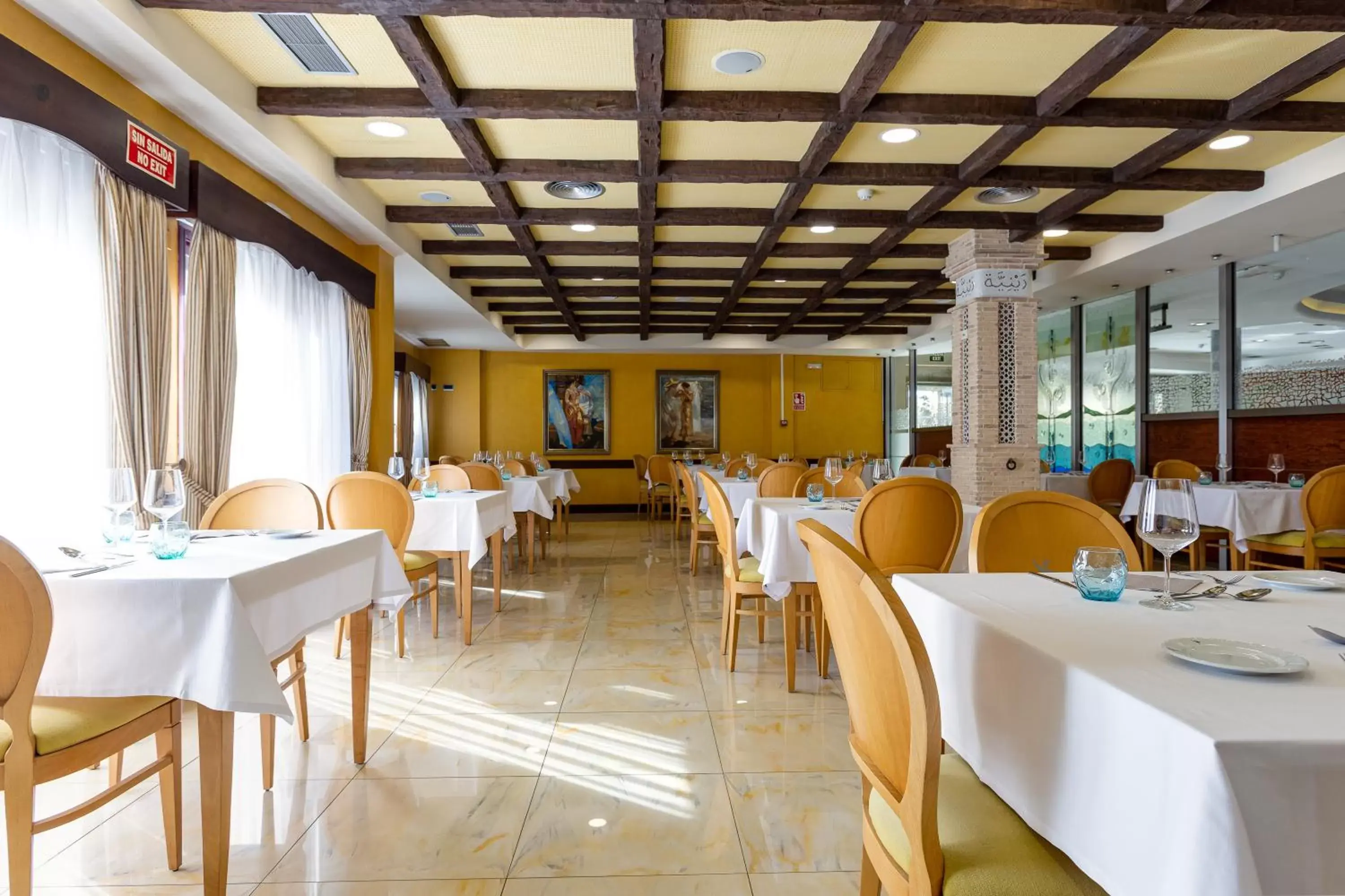 Restaurant/Places to Eat in Daniya Denia Spa & Business 4*