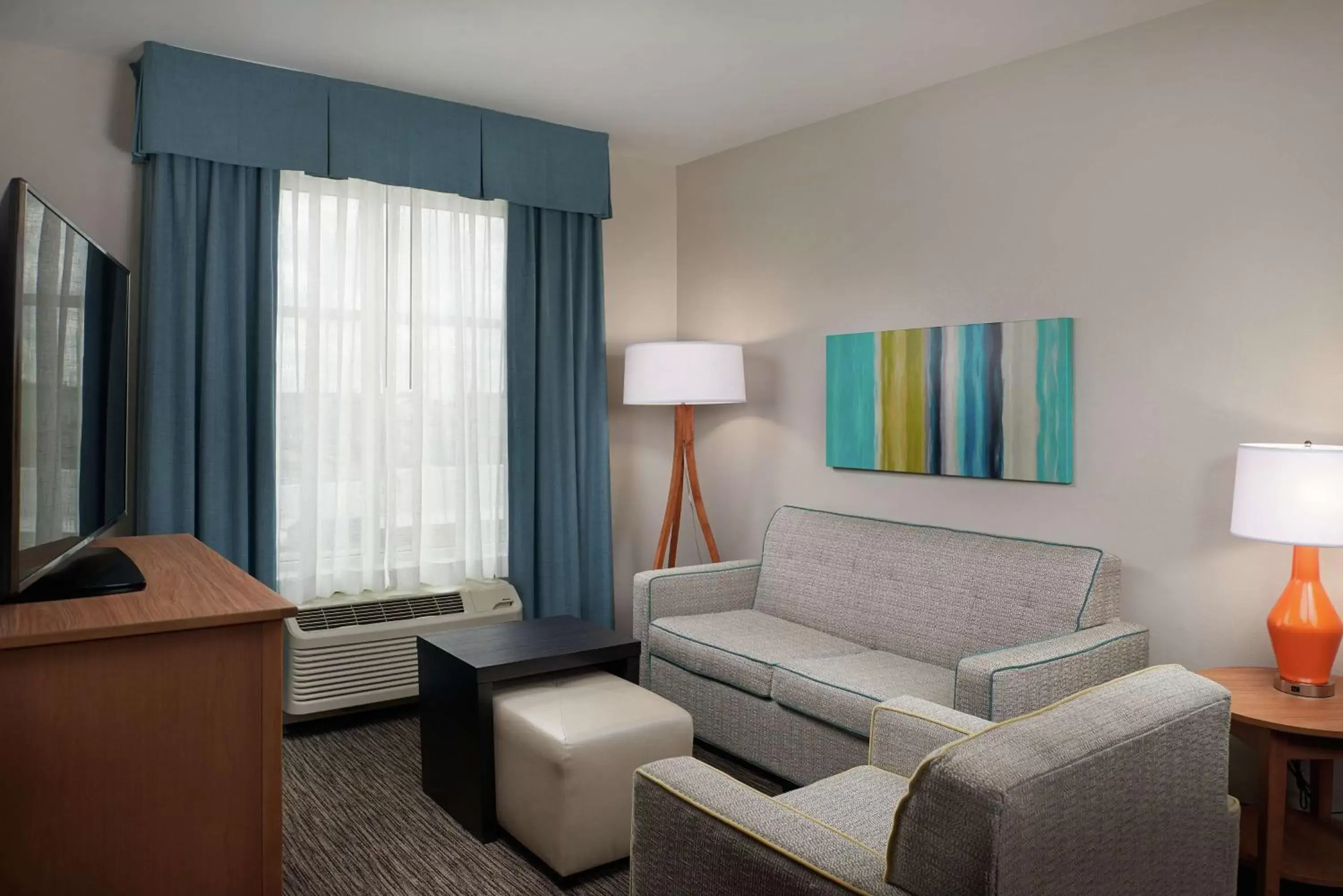 Bedroom, Seating Area in Homewood Suites By Hilton Cincinnati Midtown