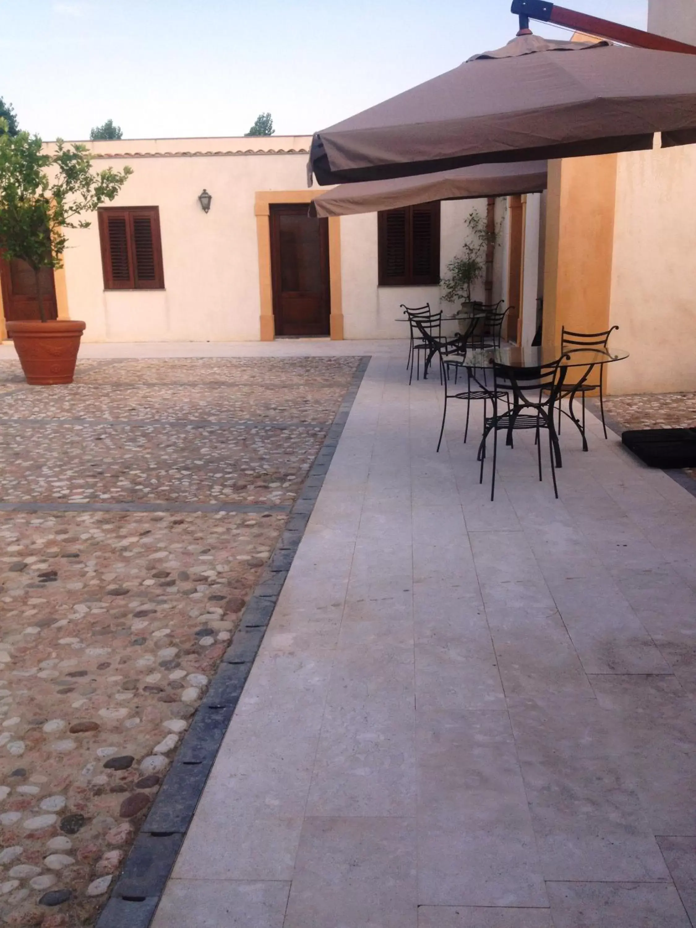 Patio in Hotel Villa Lampedusa