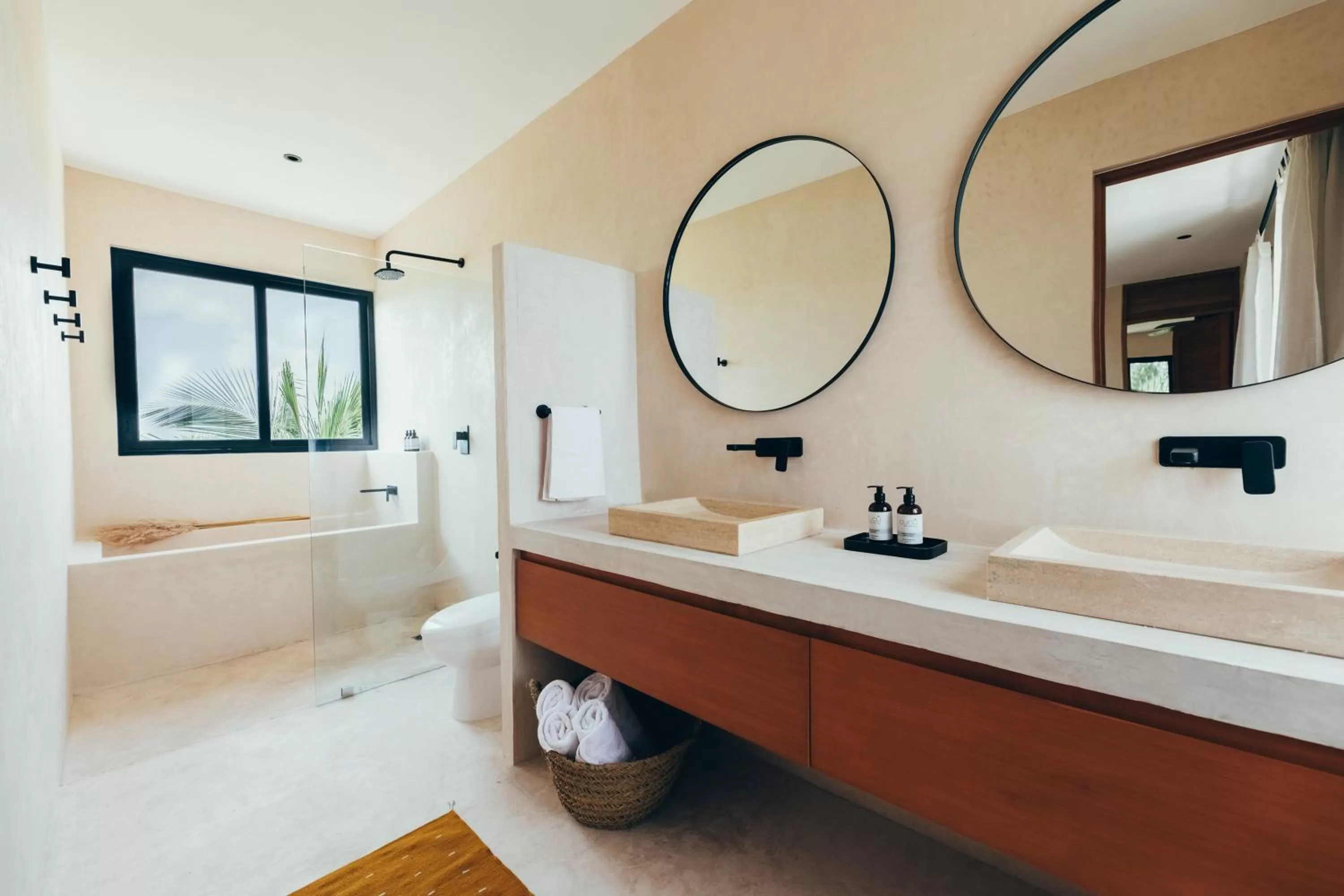 Shower in Cucu Hotel El Cuyo