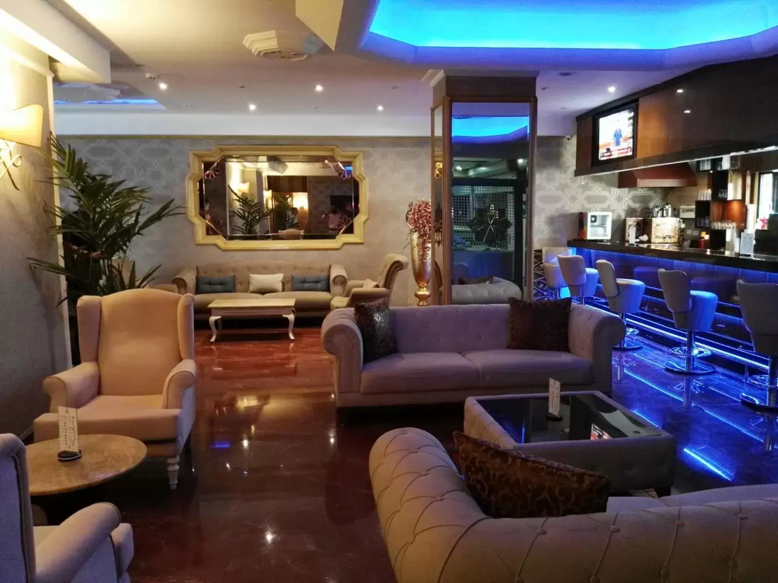 Property building, Lounge/Bar in Hermanos Hotel