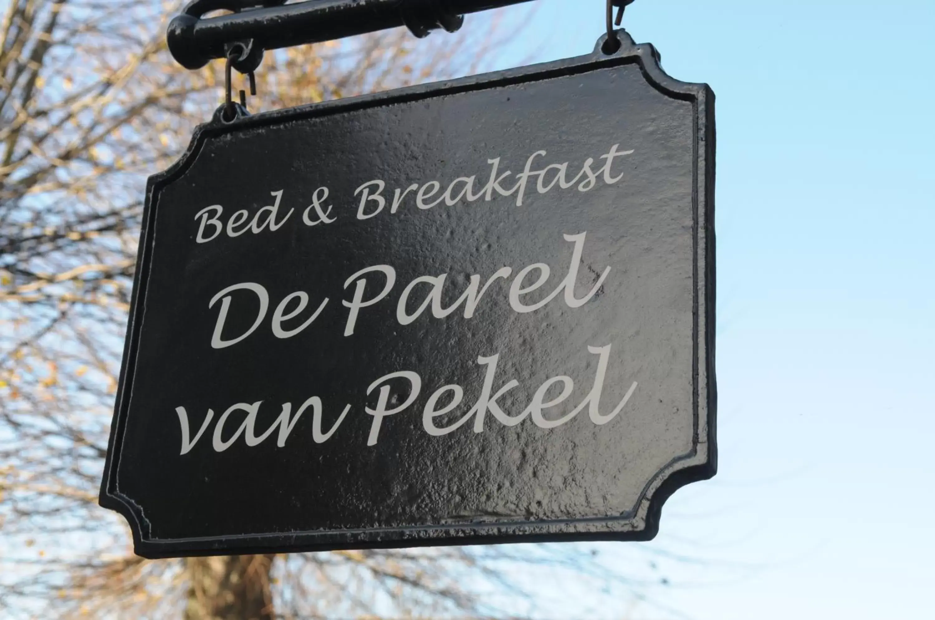 Property logo or sign in De Parel van Pekel