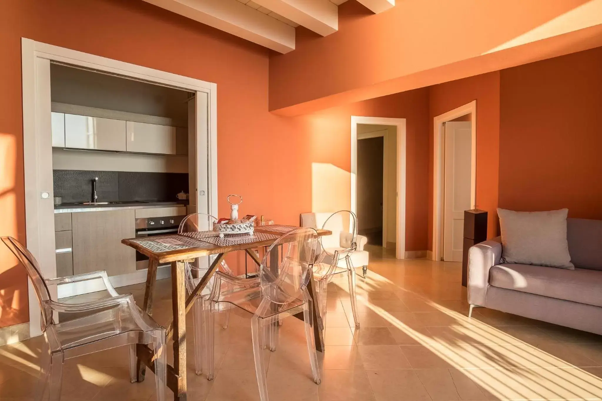 Kitchen or kitchenette, Dining Area in Palazzo Alfeo Aparthotel