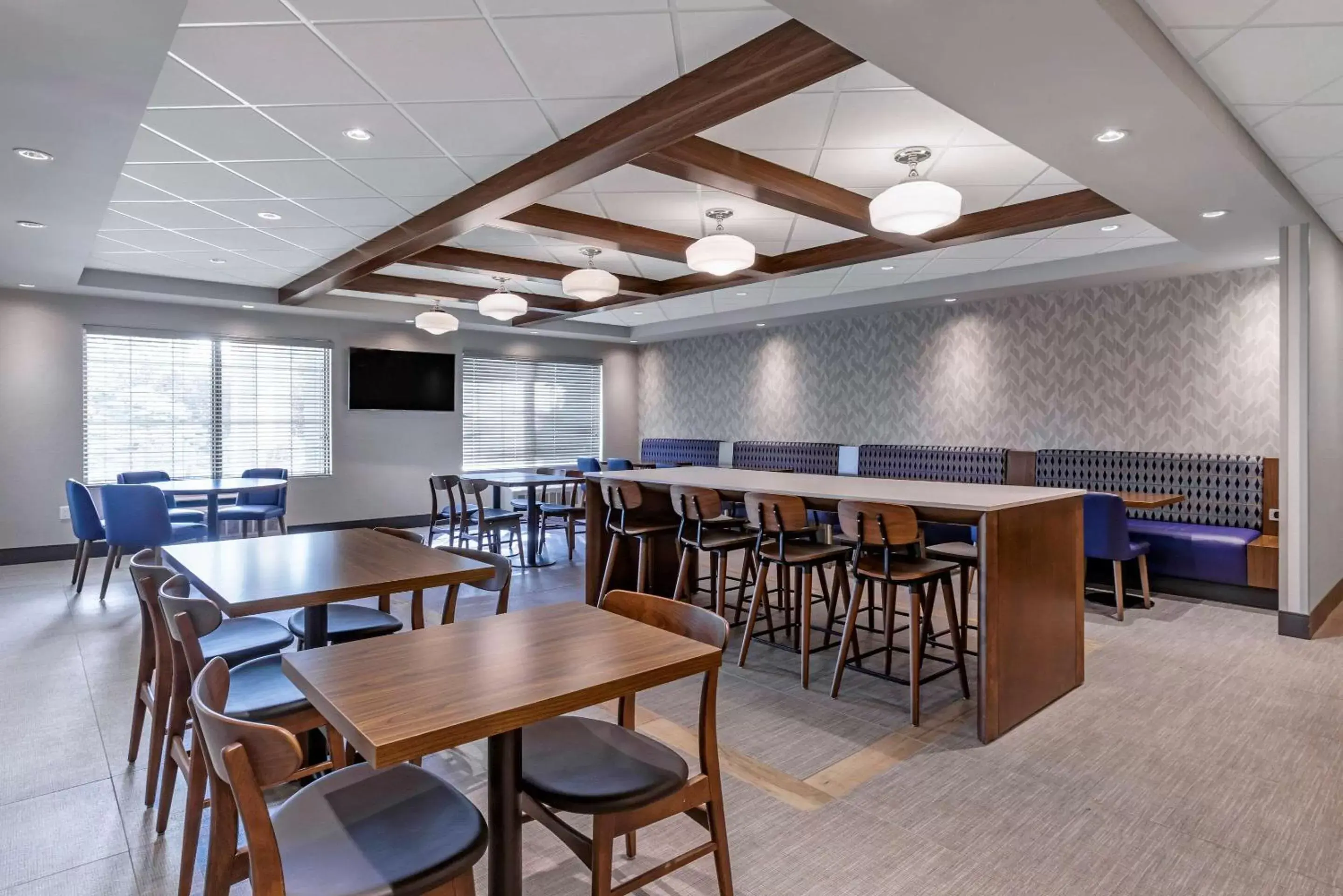 Restaurant/Places to Eat in Comfort Inn Sarnia