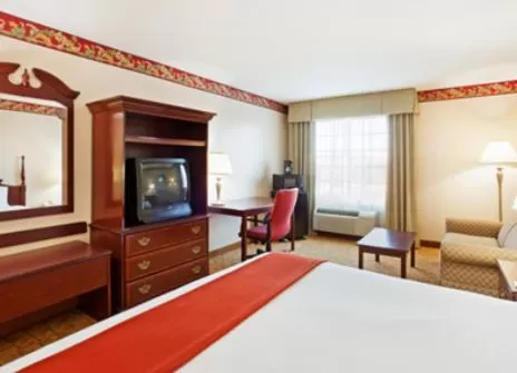 Day, Bed in Holiday Inn Express Winston-Salem by IHG